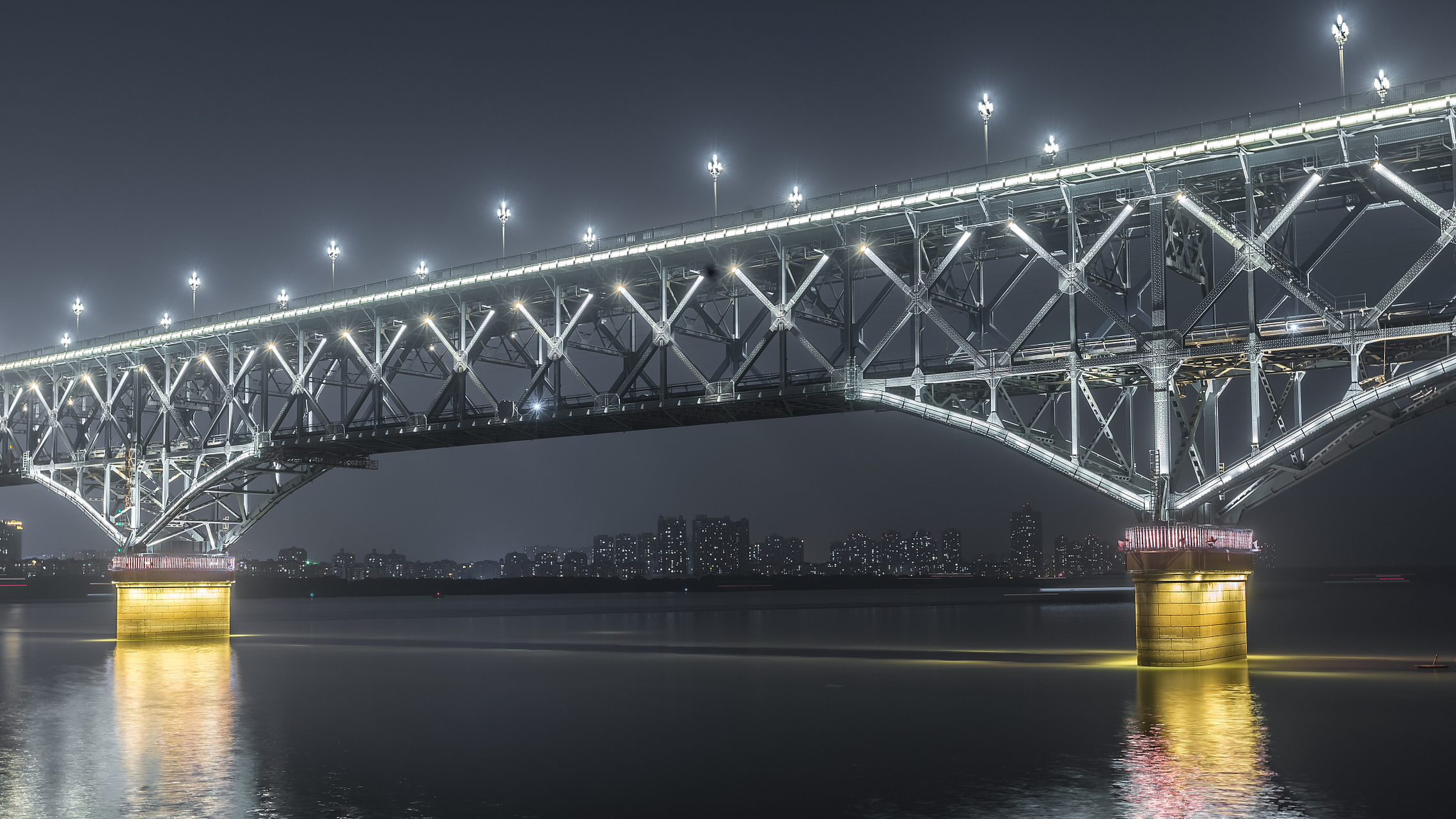 南京长江大桥的夜景也太美了吧!
