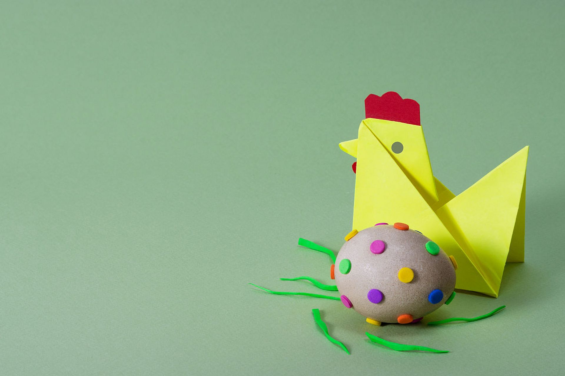 摘要:  折纸小鸡是一种简单有趣的折纸作品.