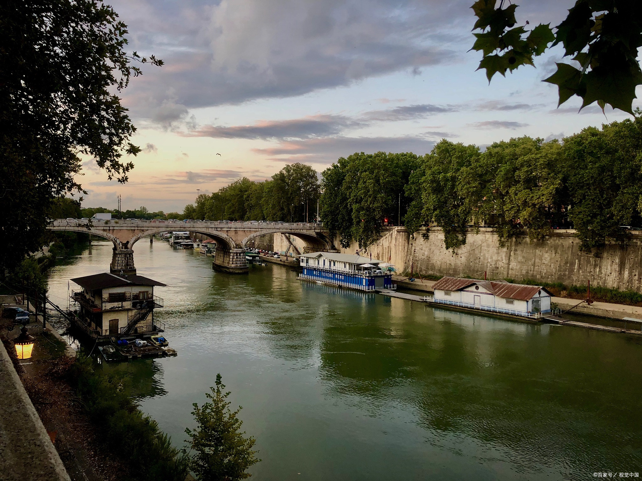 运河两岸尽朝晖