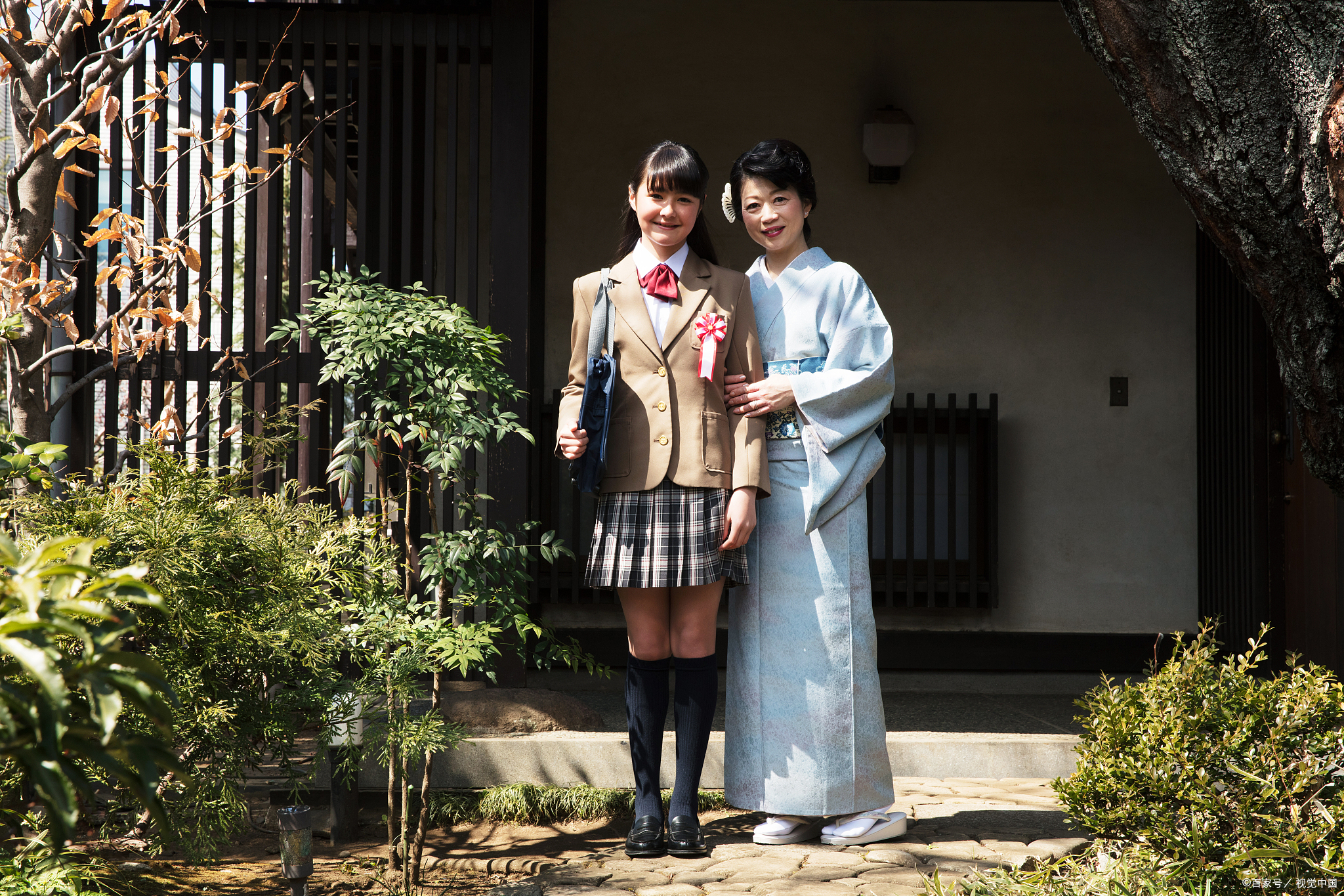 够得上富人标准的,得净资产5千万起步,负债不能