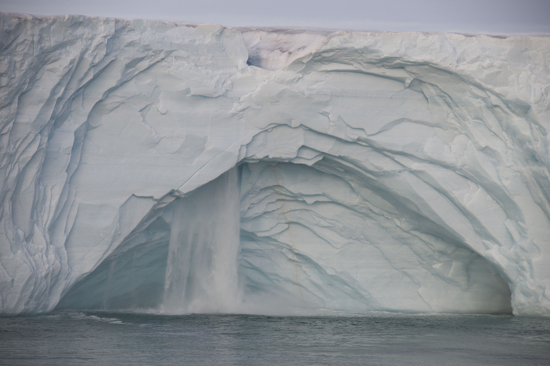 为什么南极洲会禁止飞机飞行?难道真的有什么不可告人的秘密?