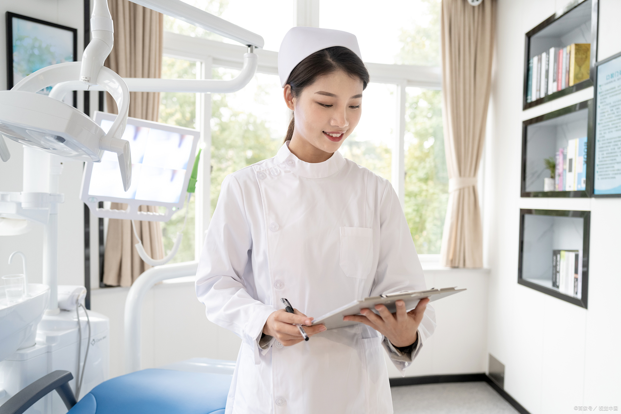 解读护理专业:不止是"打针,发药 "您好,我是xx医院的护士,可以为您