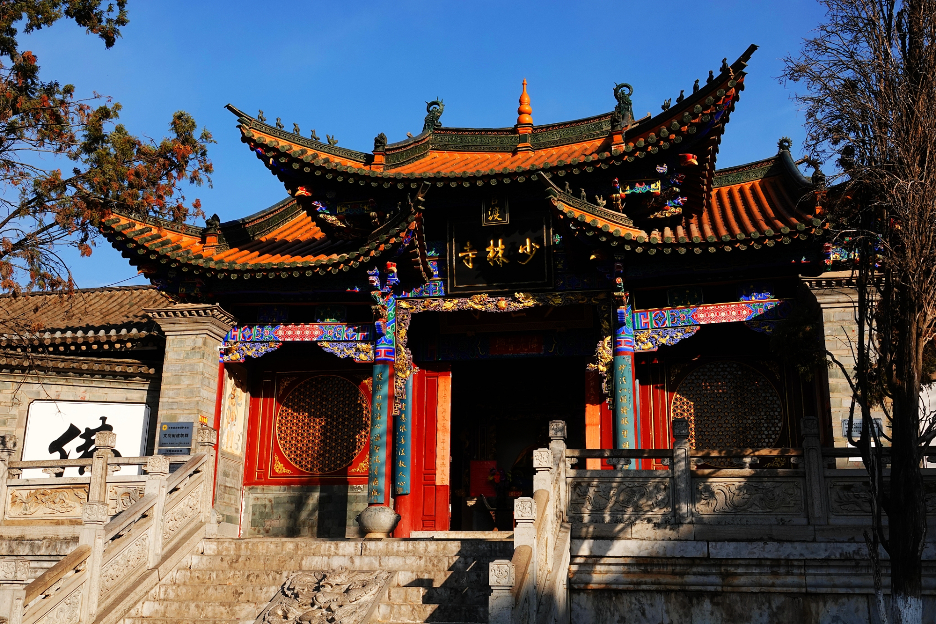 这些宝贵的历史遗产如同璀璨明珠,为中华民族的历史添