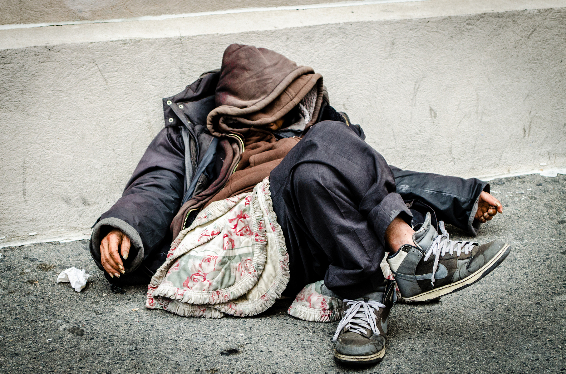 这两年来,许多人都注意到了一个奇#新手帮扶计划# 怪的现象:城市中的