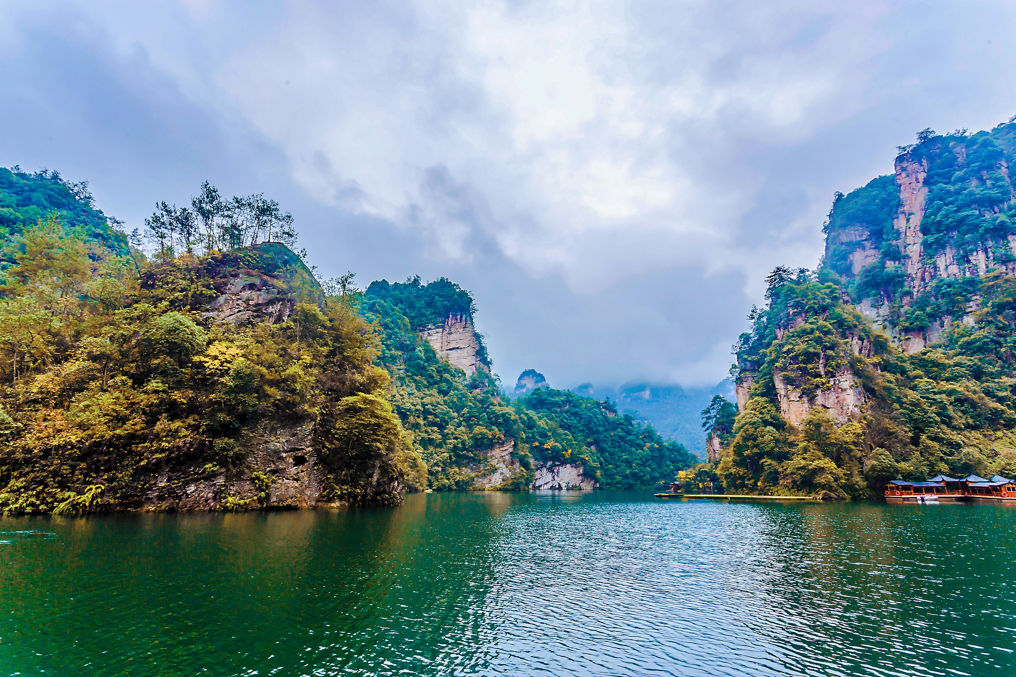 离湖北近点的旅游景点图片