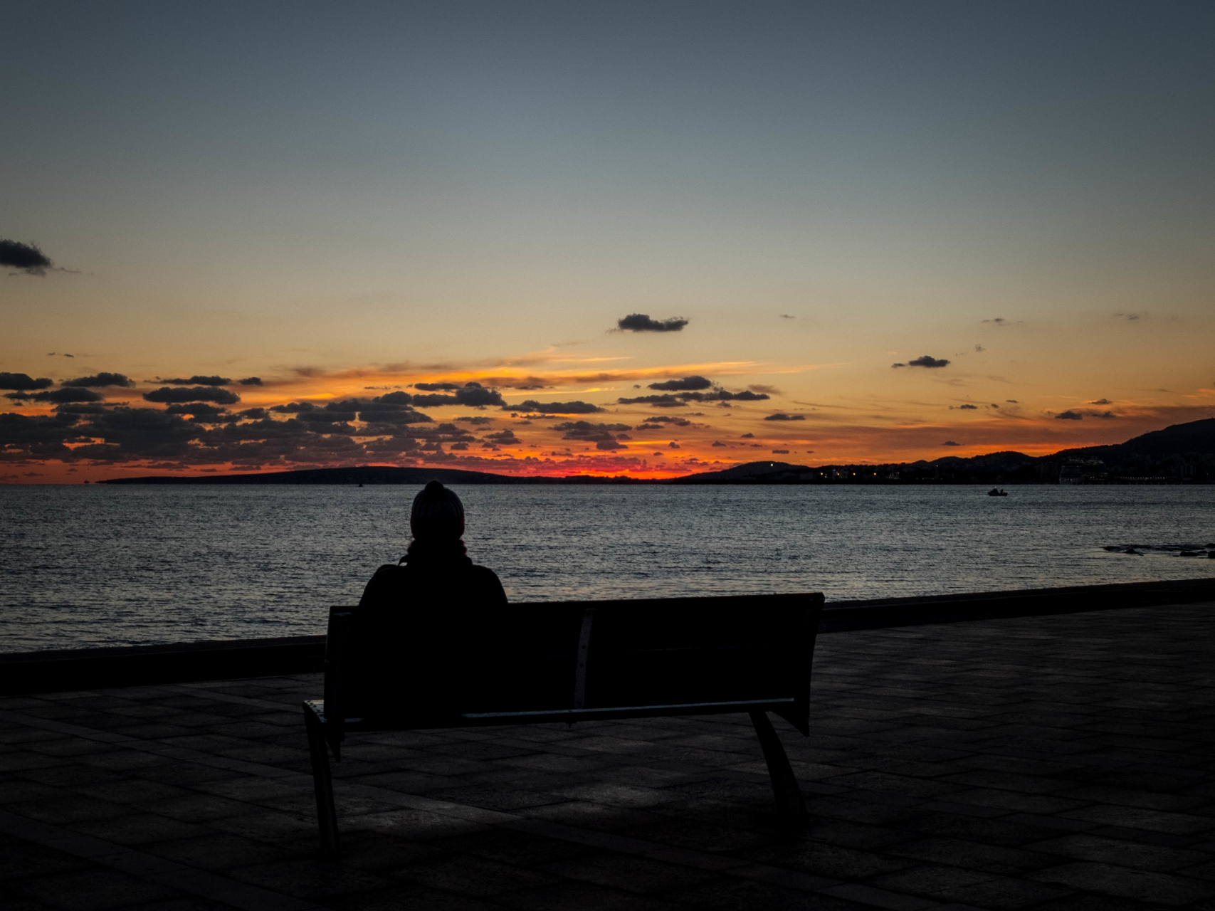 孤独和寂寞是我们每个人都会经历的阶段.