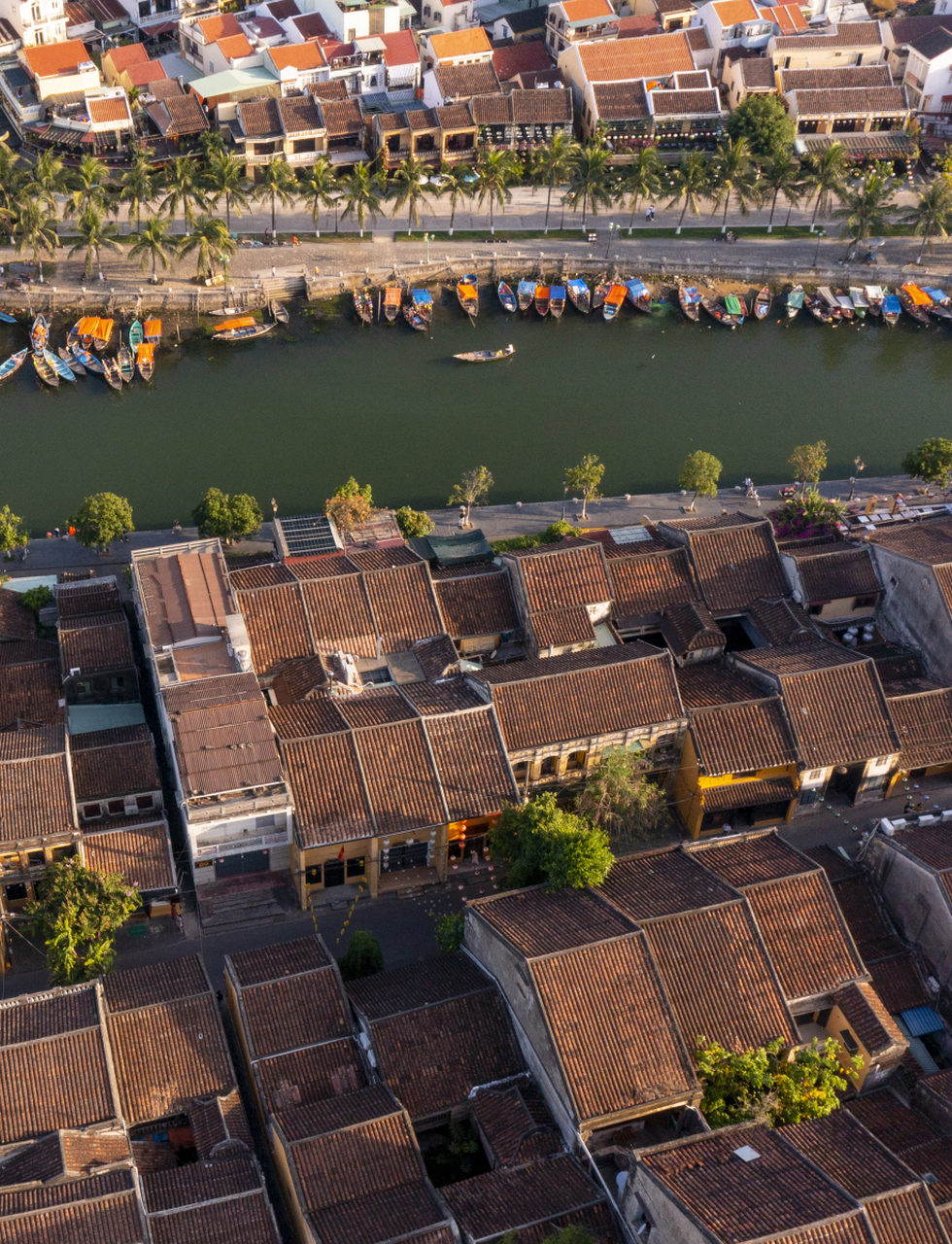 泉州蟳埔村,藏着千年的魅力!穿越石板街道,青瓦白墙的古渔风情.