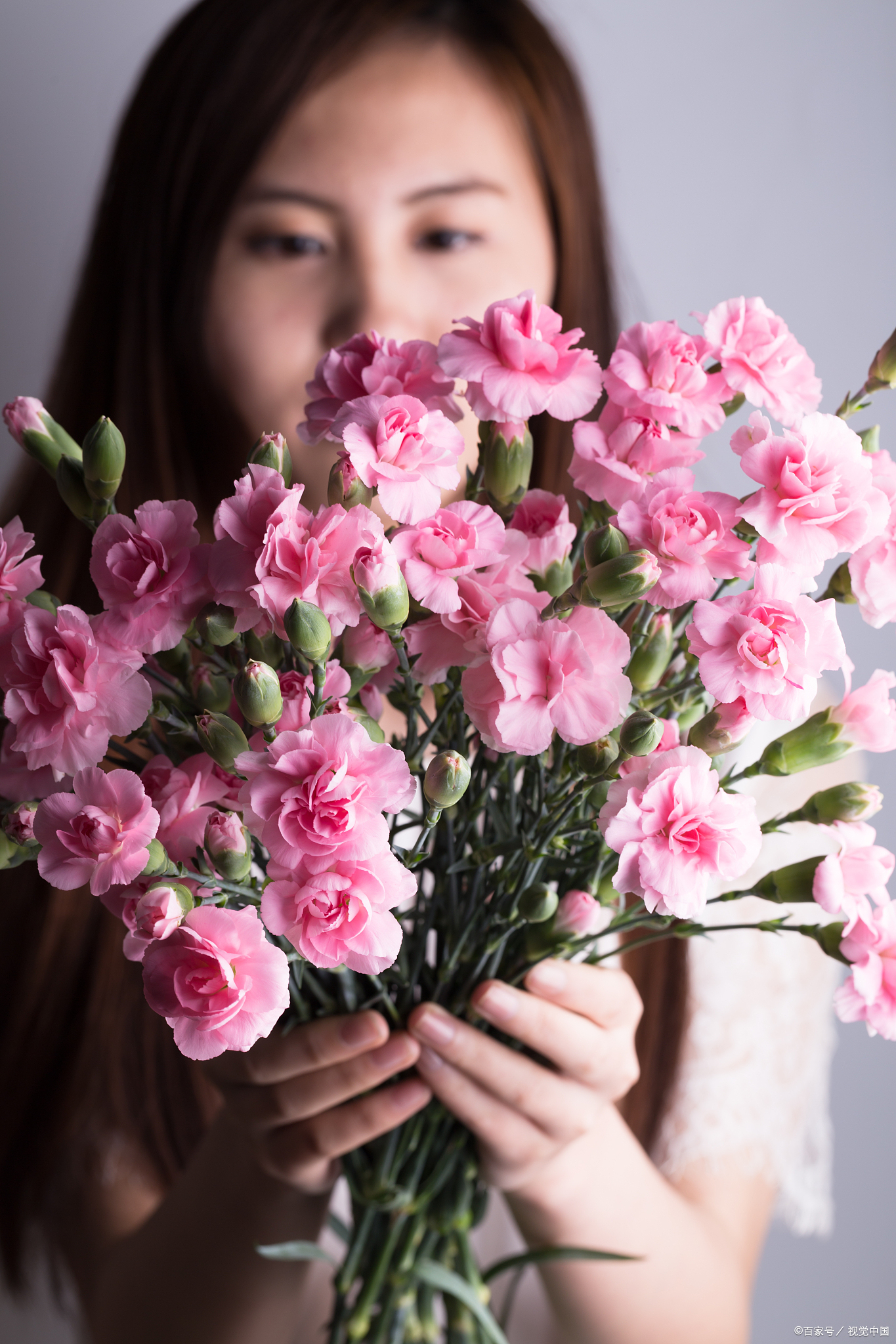 女神节收到老公送的花怎么低调发朋友圈说说?