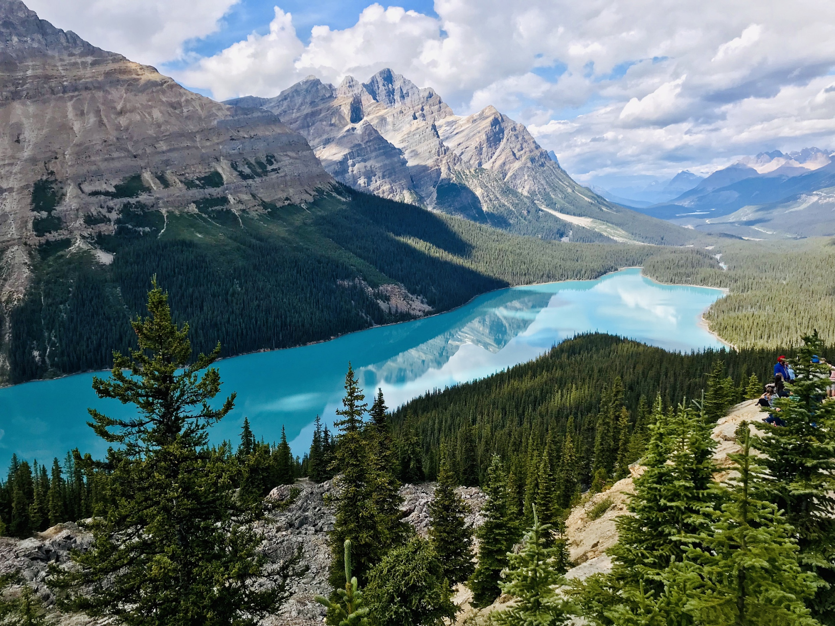 是美洲科迪勒拉山系在北美的主干,由许多小山脉组成,被称为北美洲的"