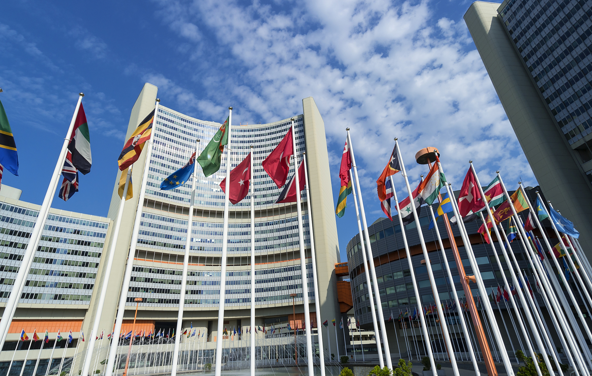 当地时间4月5日,世界贸易组织发布新的《全球贸易展望与统计》报告.