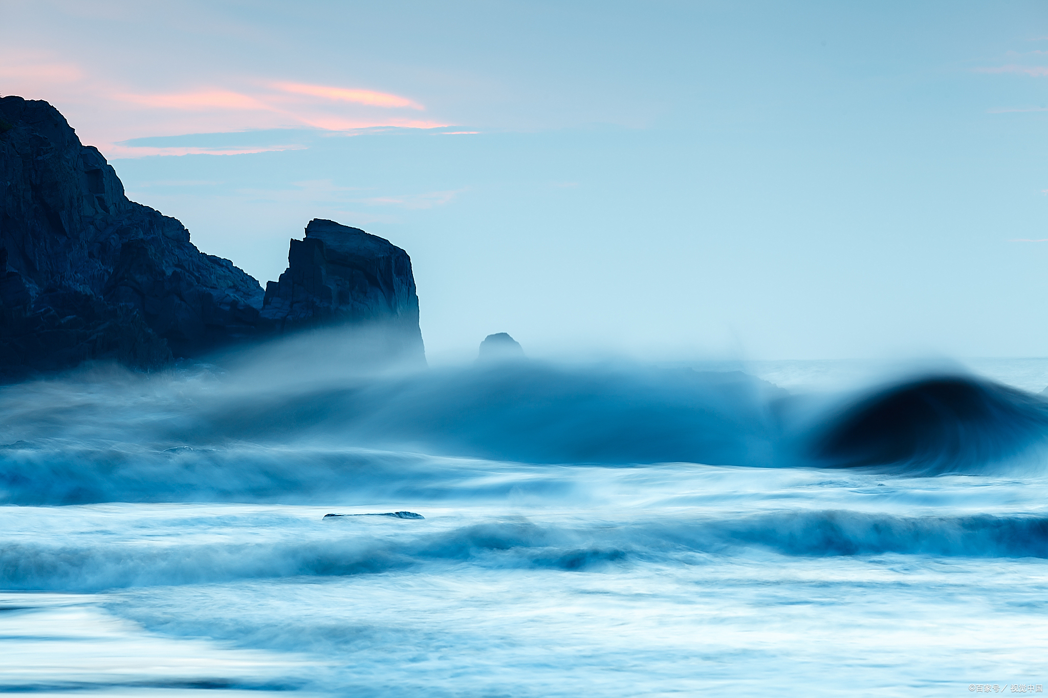 人生犹如浩瀚海洋,波澜壮阔,连绵起伏的山峦宛若奔腾的川流