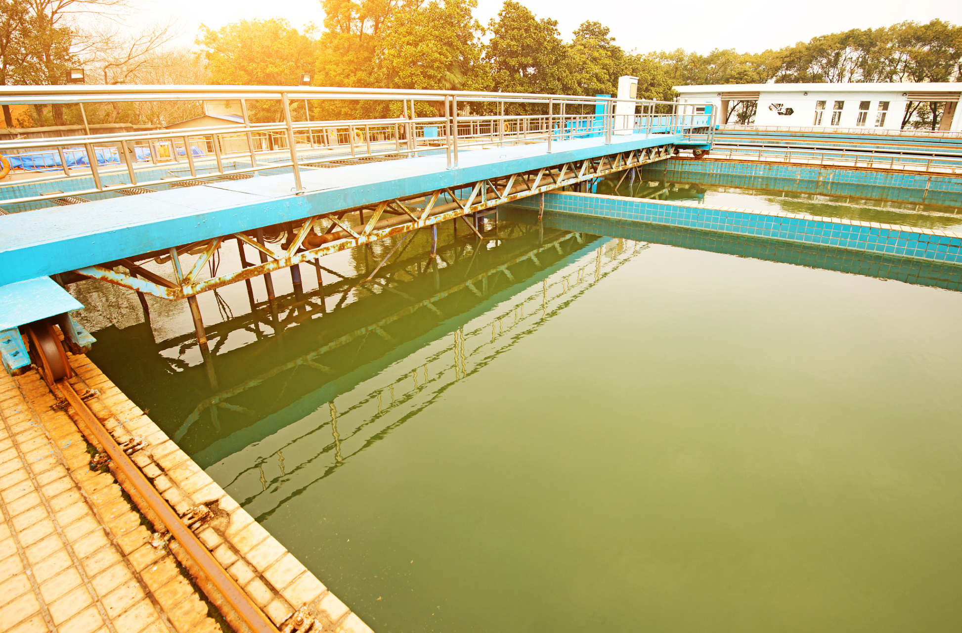 辐流式沉淀池出水堰图片