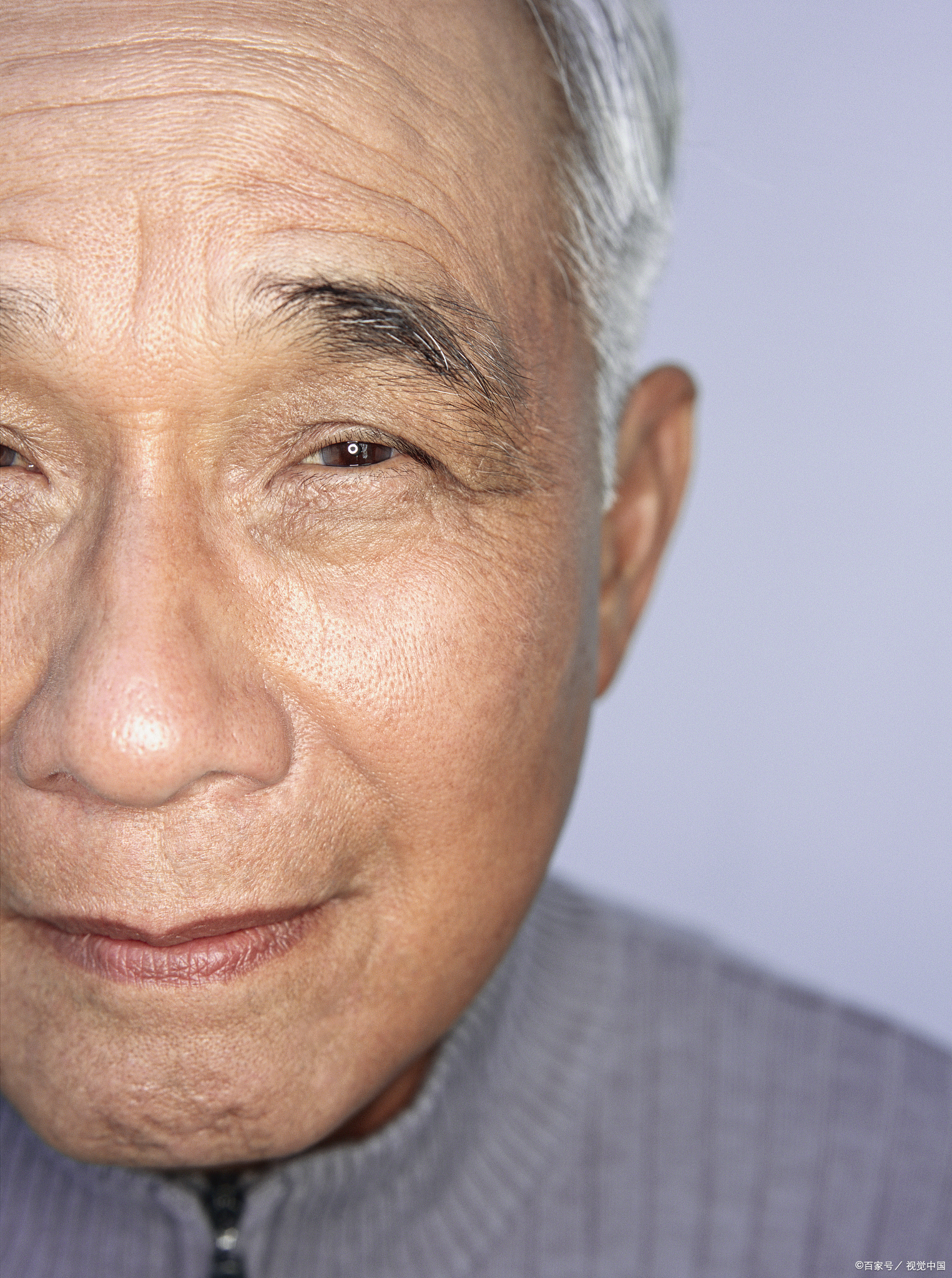 七旬老汉的"长寿眉",医学揭秘:眉毛变长意味着什么