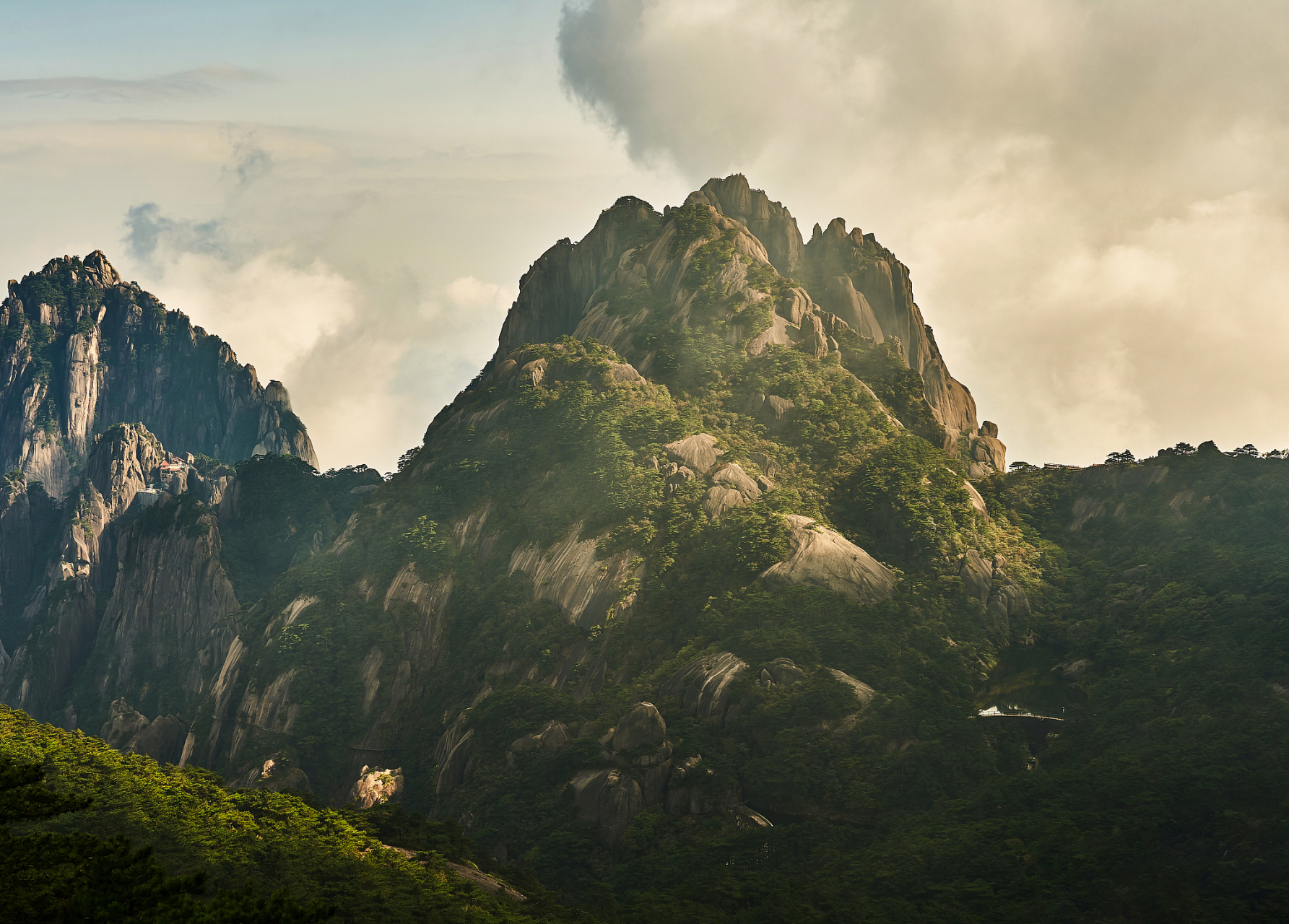 沂蒙山云蒙景区,坐落在山东省临沂市蒙阴县境内