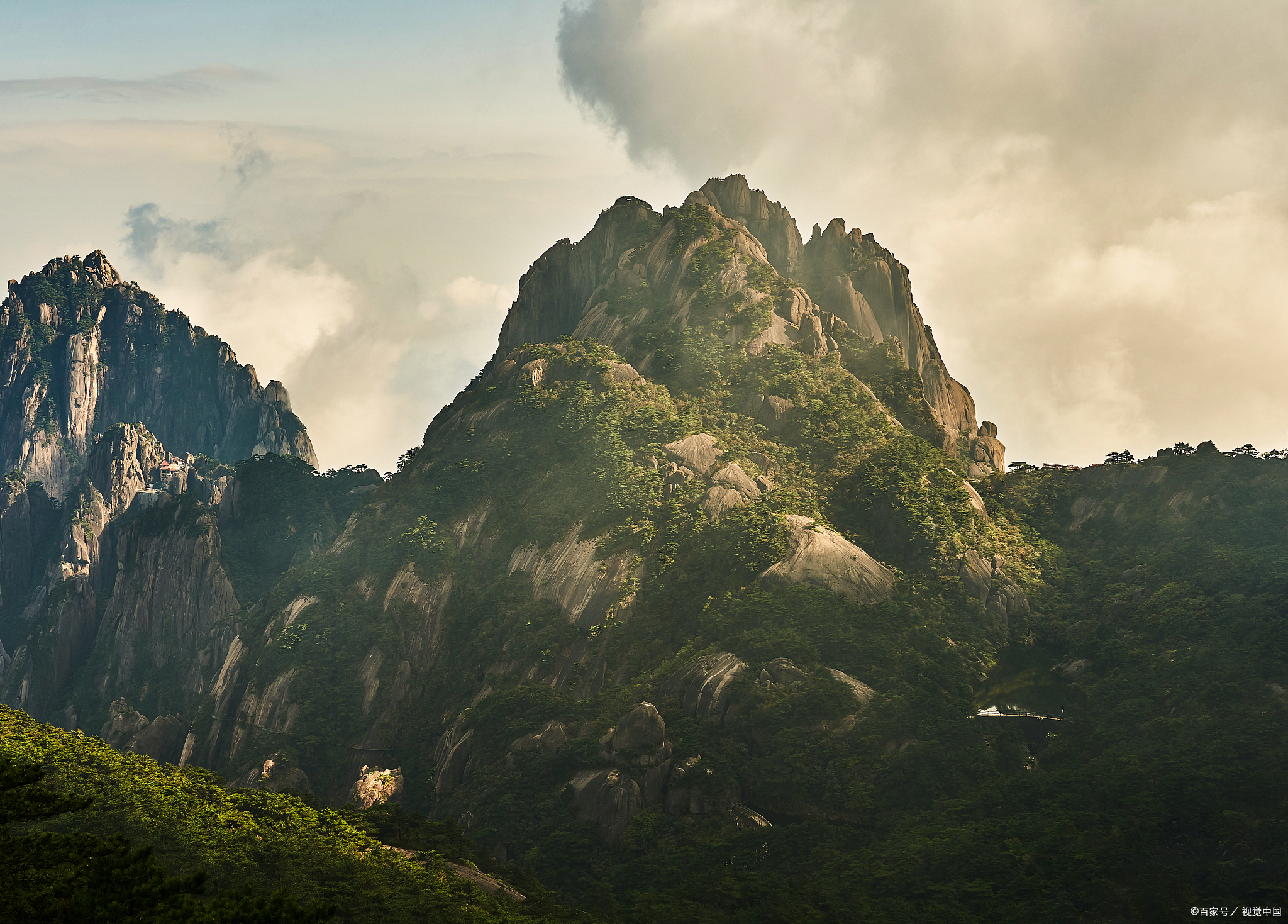 浙江最高的山峰图片