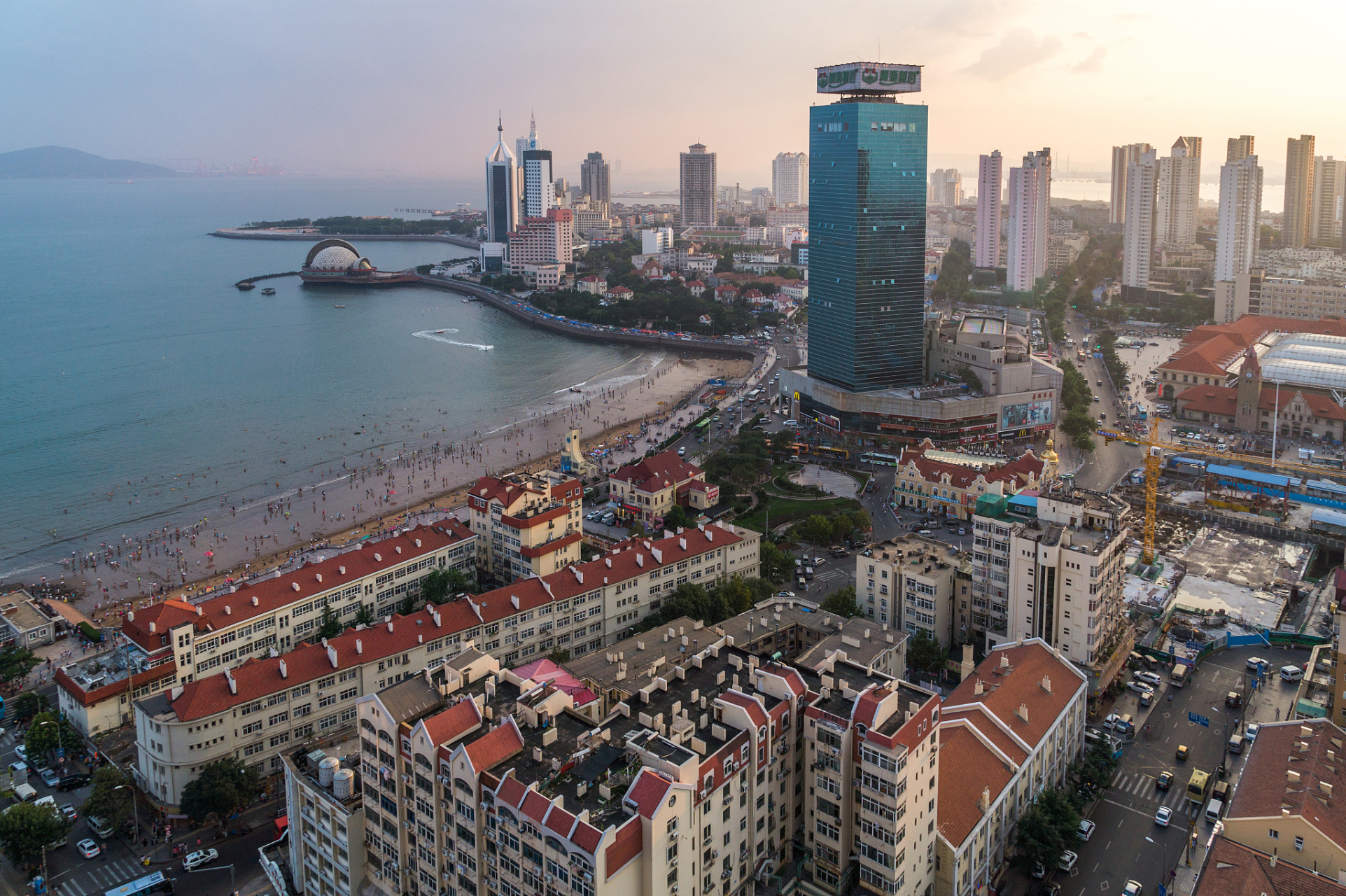 摘要:青岛二手房市场在9月限售政策解除后活跃度明显提升,房源挂牌量