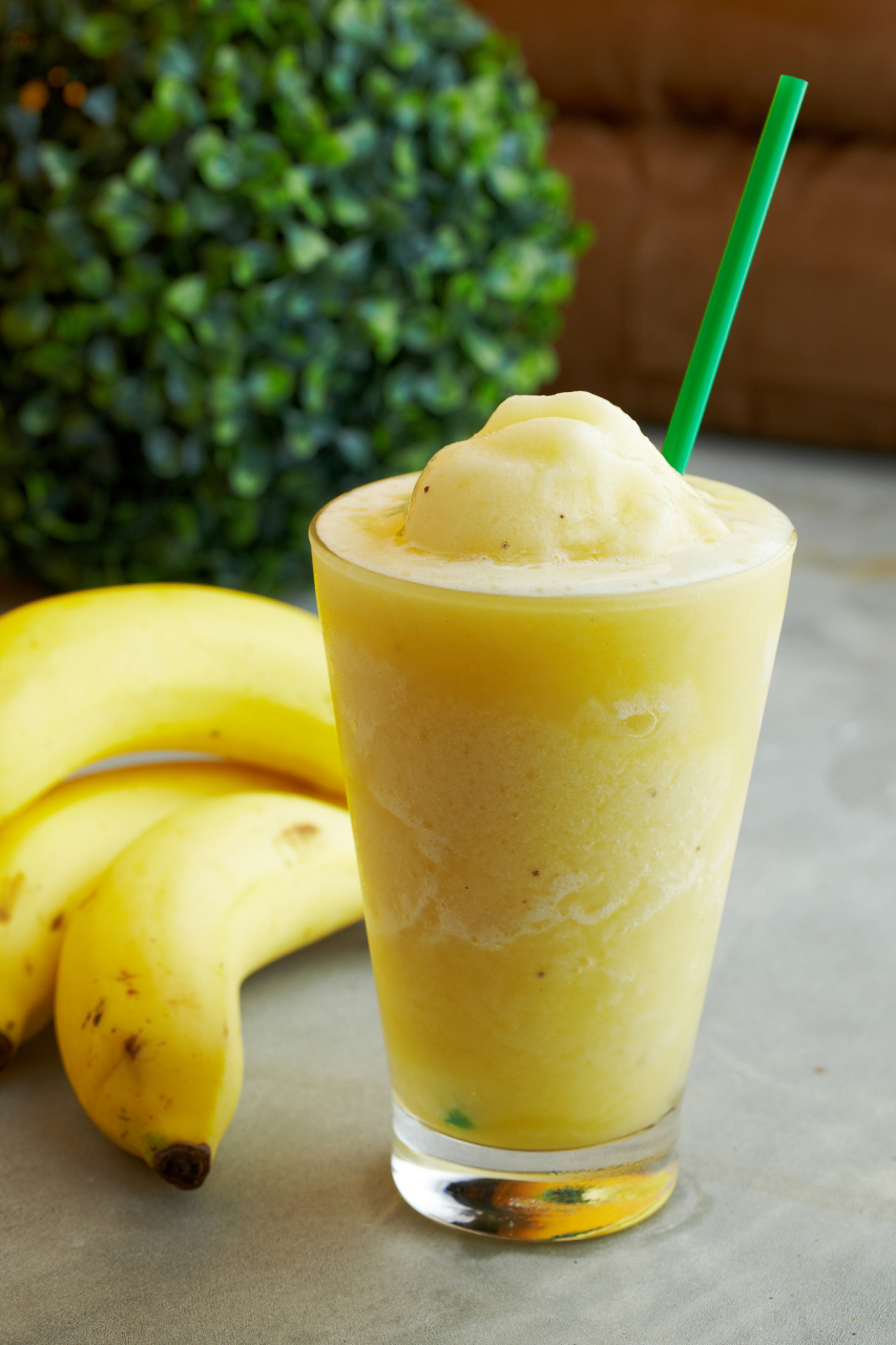 香蕉奶昔是一款健康美味的饮品,通过简单步骤可以轻松制作.