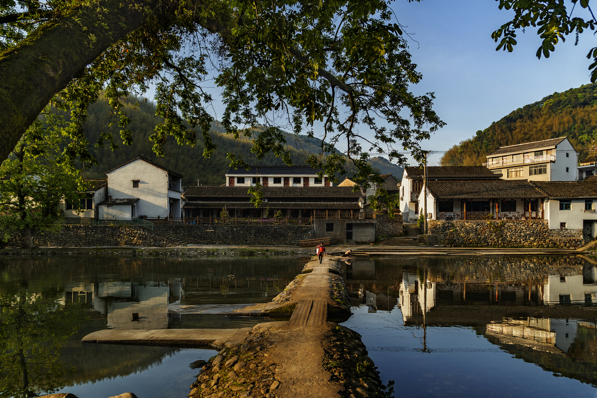 徐岙古村,坐落在温州泰顺县筱村镇,是一颗历史悠久的文化明珠.