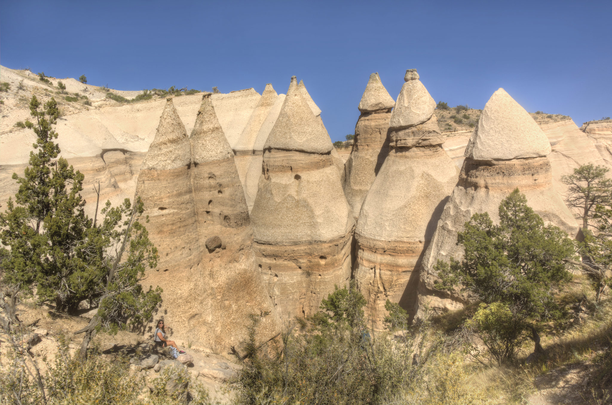 张掖的黑水城遗址在夏天展现了怎样的历史风貌?