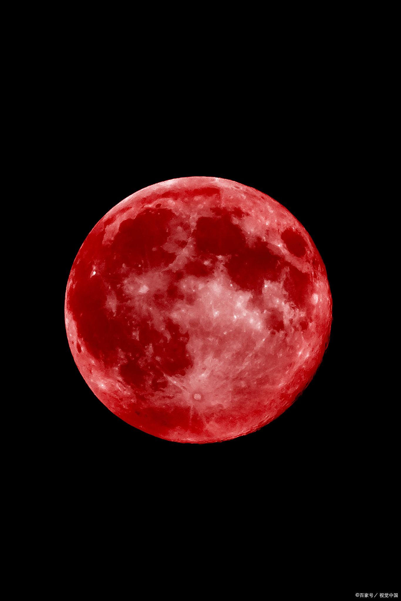 月球将完全进入地球阴影,呈现出令人惊叹的红色,即所谓的"红月亮"