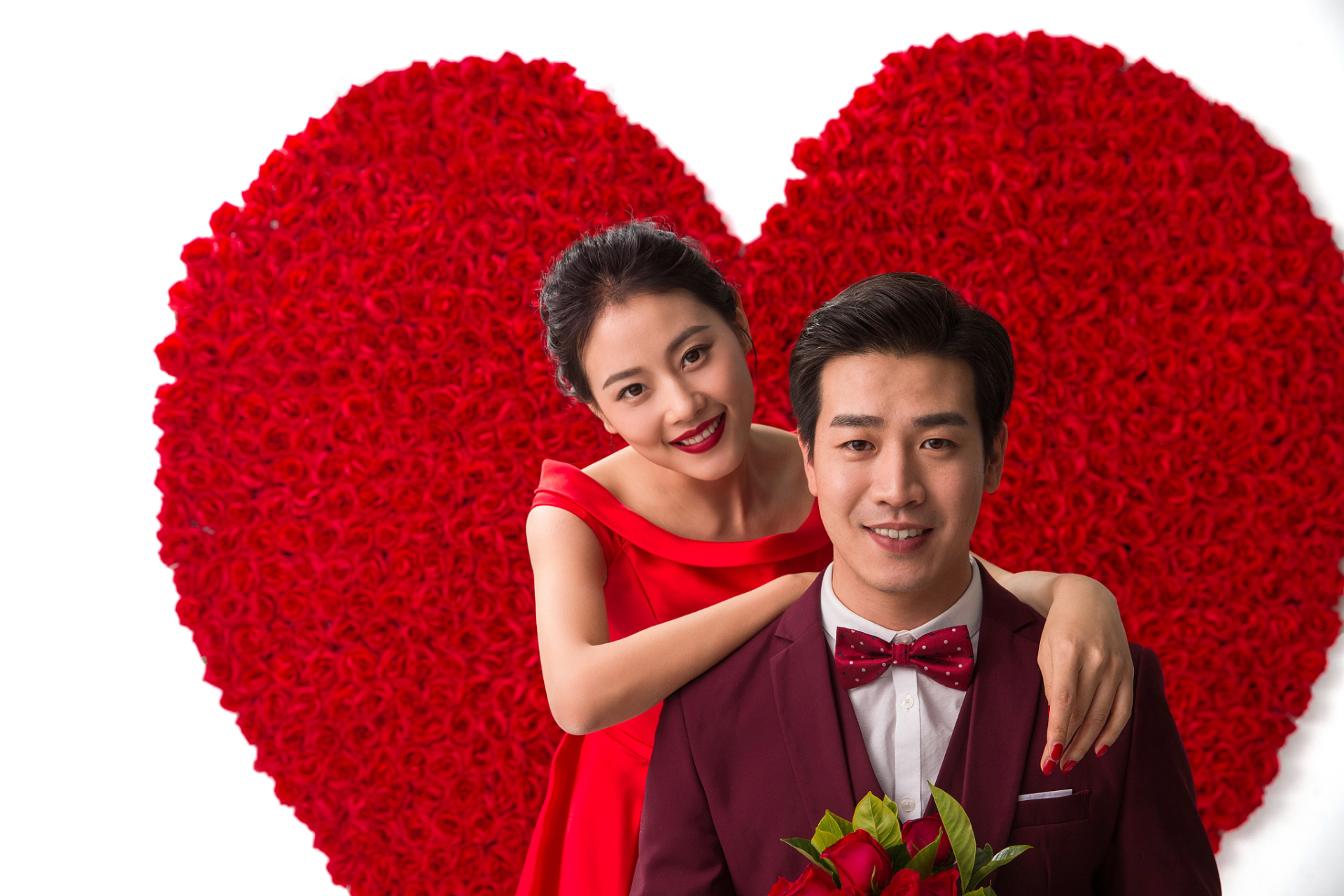 在人生的旅途中,我们相遇,相识,相恋,最终成为夫妻,这是命运的安排.