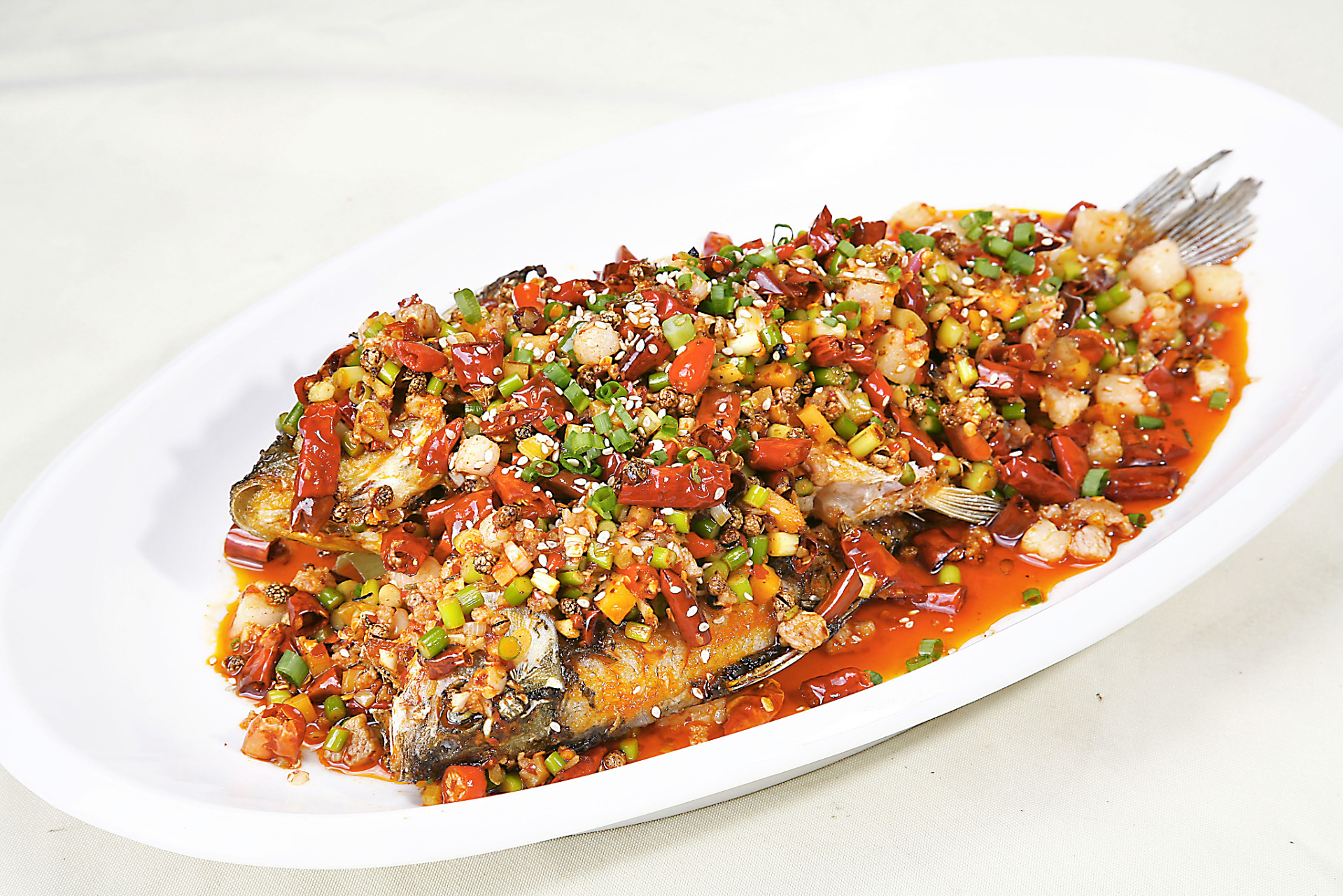 川菜是四大菜系之一,特色就是麻辣,而川菜又分为了上河帮,下河帮和