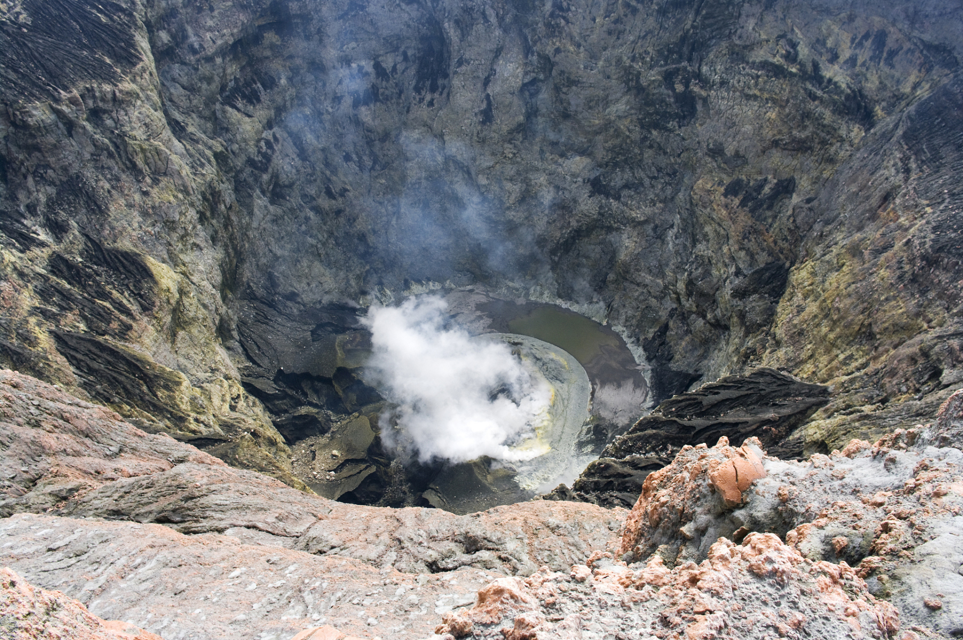 「地狱谷现象」:位于美国亚利桑那州的地狱谷,是世界上最炎热的地方之