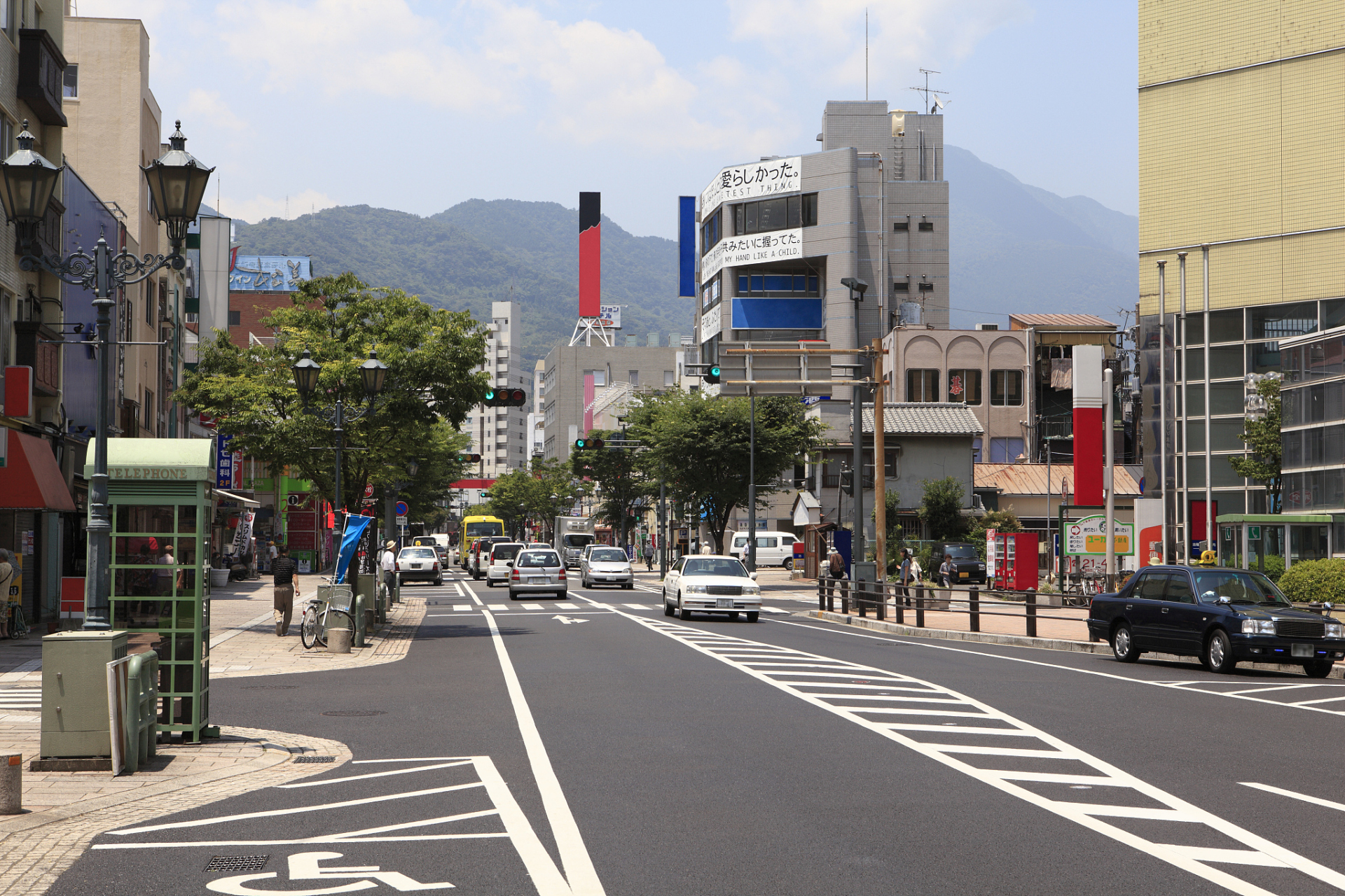 近日,日本广岛县尾道市发布了一份建议孕妇包办家务的传单,声称这样