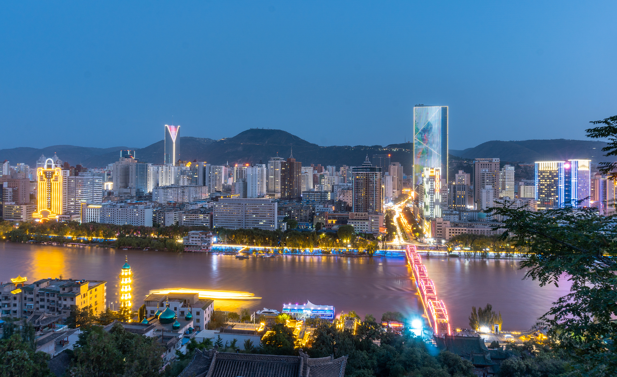 乐享周末分享吧#  99兰州夜景推荐99  78第一站:兰州中心 兰州