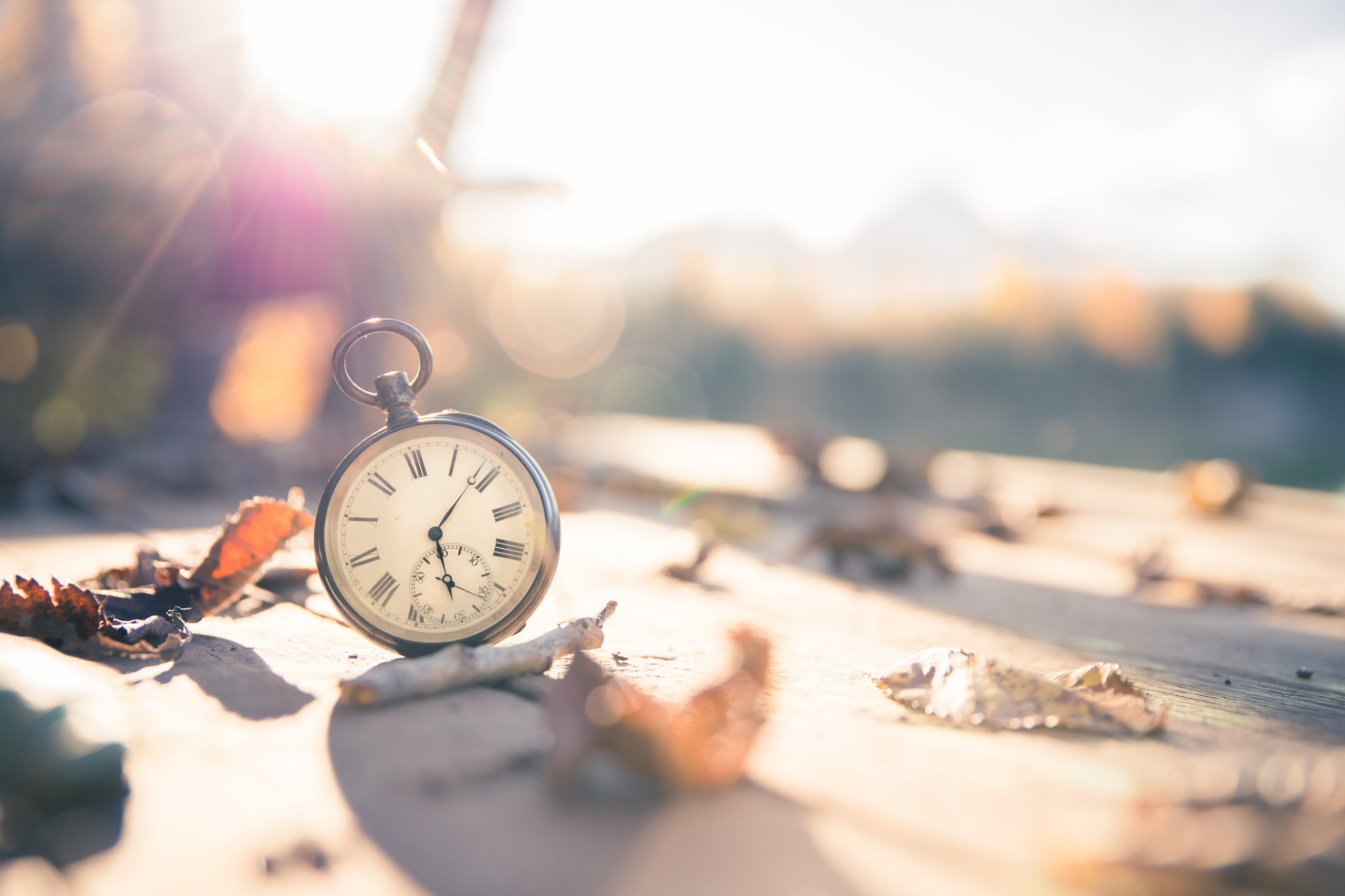 时光匆匆,岁月不饶人 曾经的那份热情,早已随时间一去不复返 我曾想