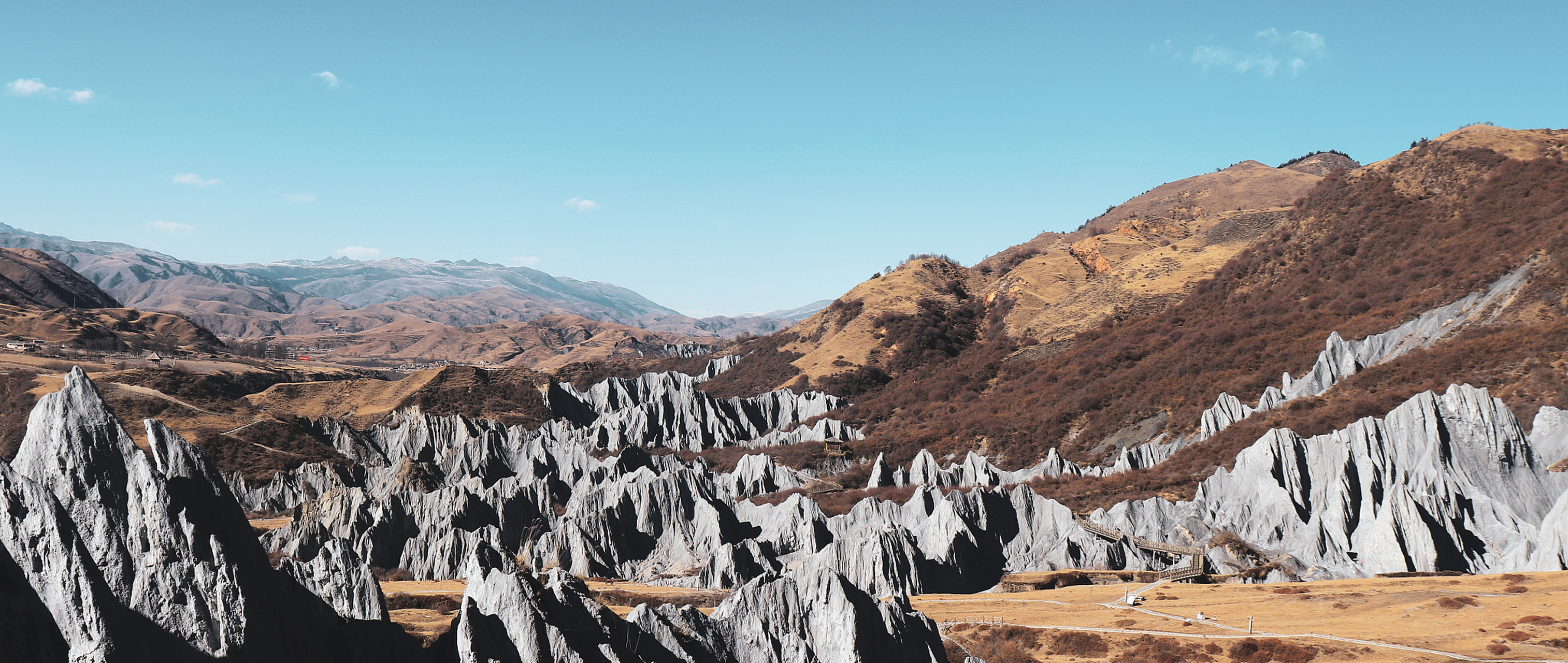 墨石公园是一个自然景观壮美,生态资源丰富的地方.