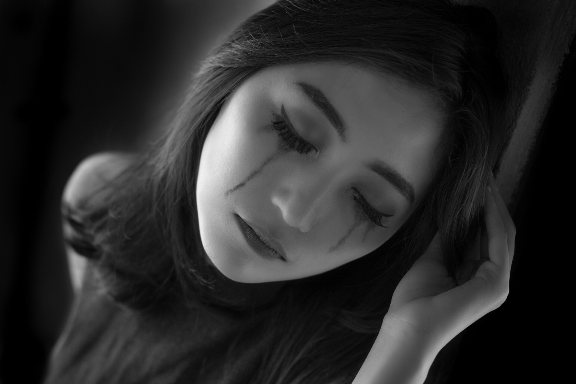 婚外的情人分手后,女人大多有这三个"通病":  1,失落感和孤独感