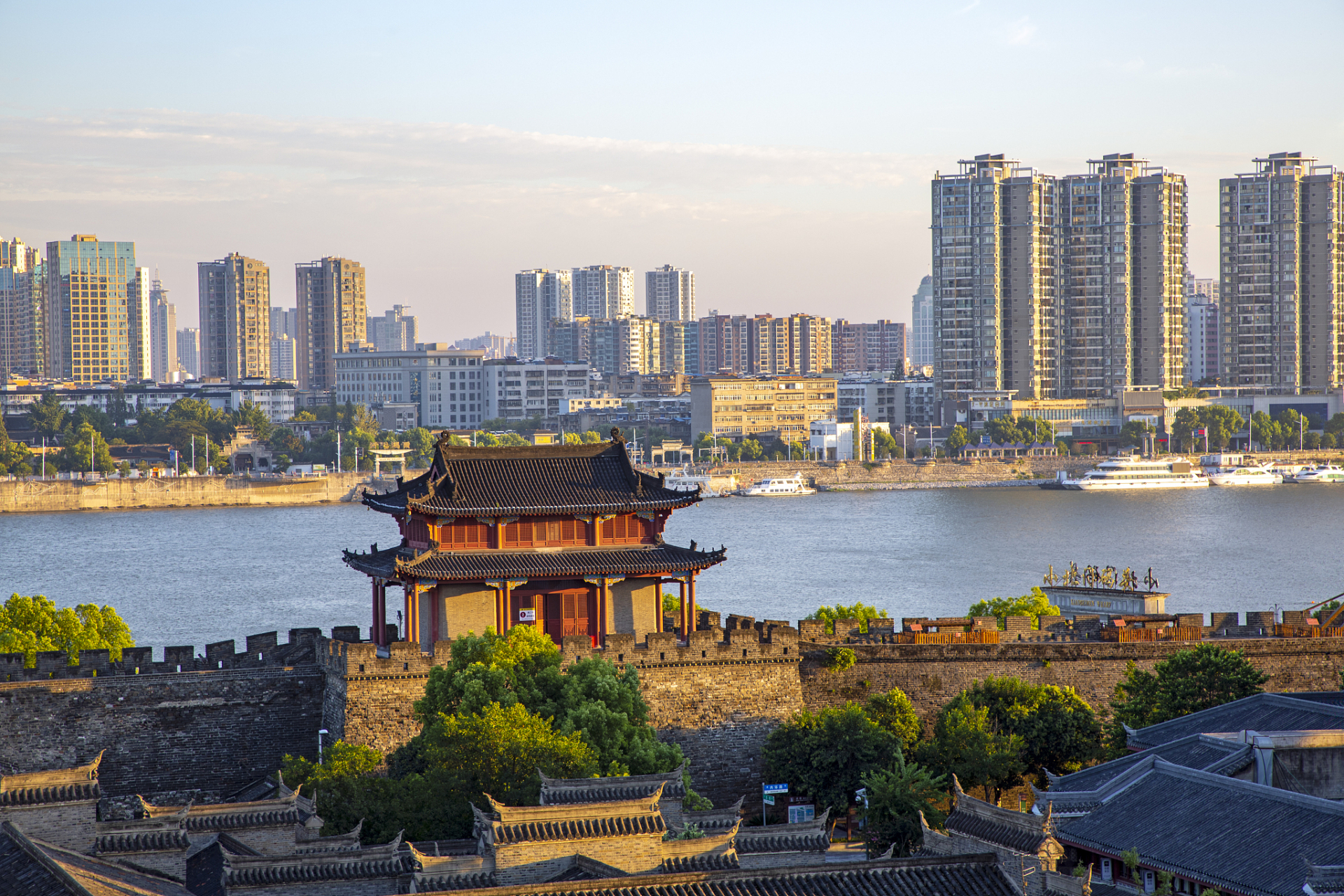 襄樊旅游,古隆中感受三国文化,襄阳古城墙见证历史沧桑