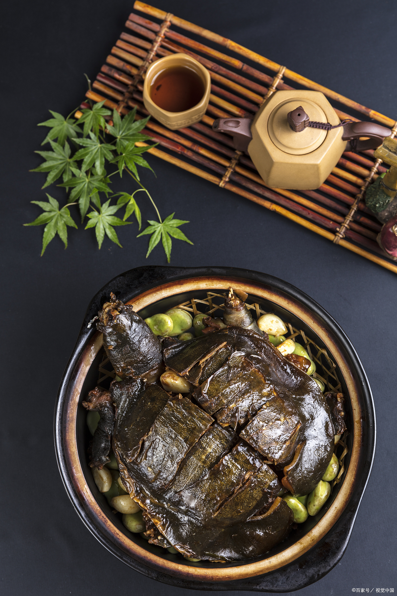 夏日种草官招募# 冰糖甲鱼是宁波名菜,以甲鱼为主料,配冰糖,酱油等炖