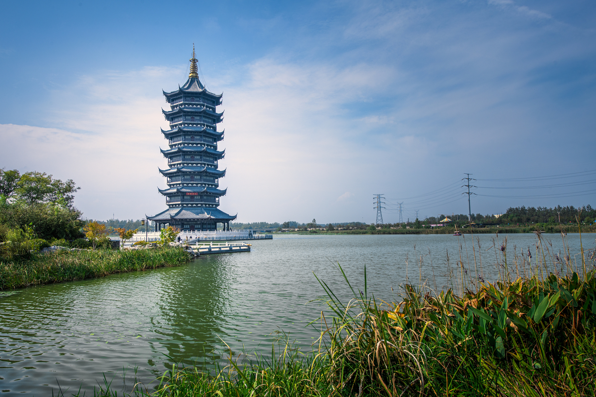 江苏宿迁市的风景名胜: 宿迁市是西楚霸王项羽和美人虞姬的故乡,是