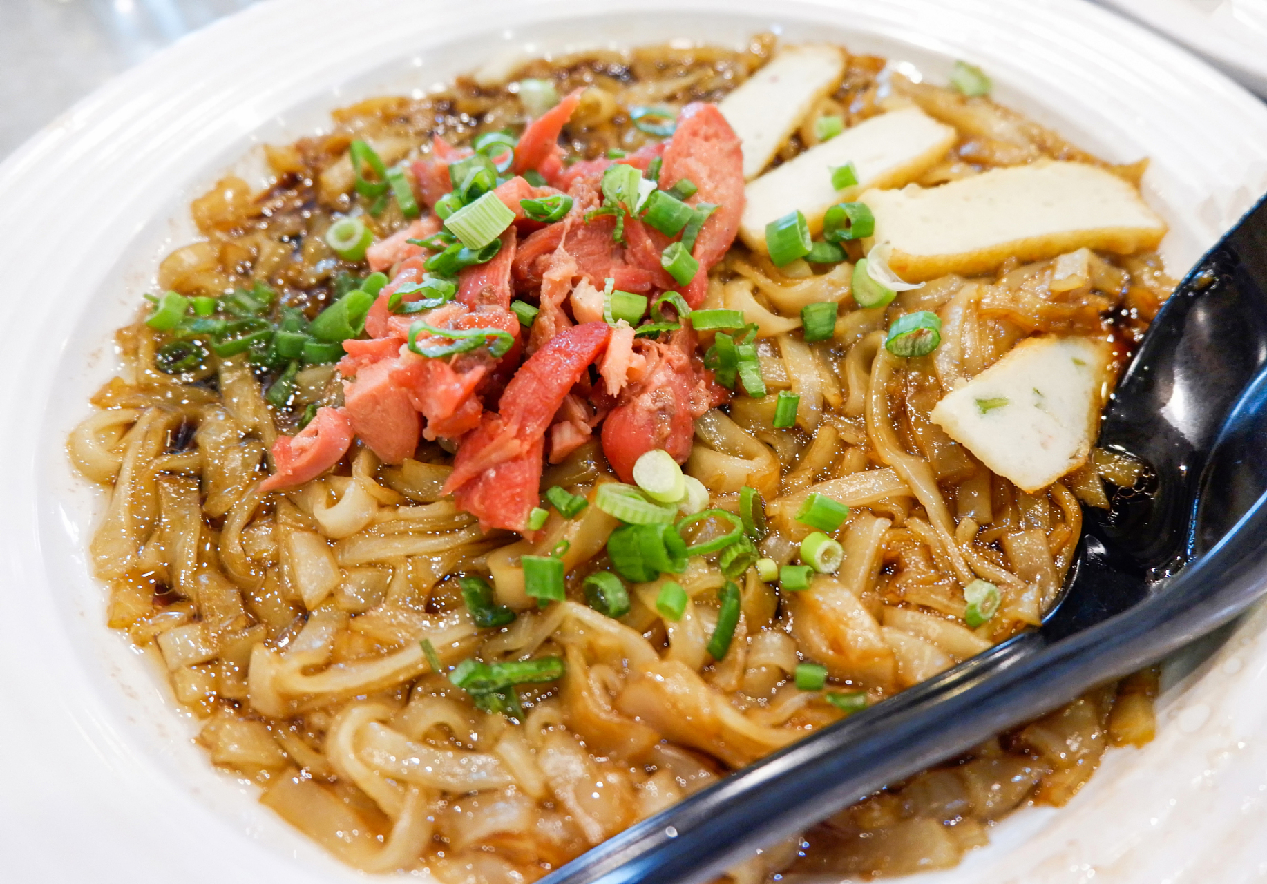 沙蒜鲜嫩幼滑,略有弹性;豆面条索分明,油润滑韧,膨胀的过程中吸足了