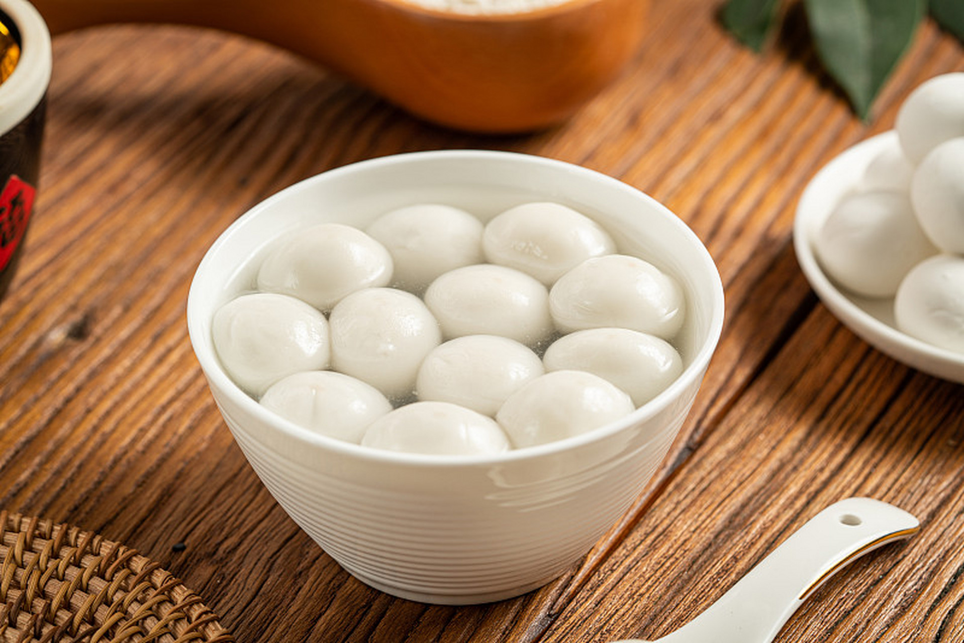 珍珠圆子是一道甜美可口的美食,其制作过程需要技巧和选用新鲜优质
