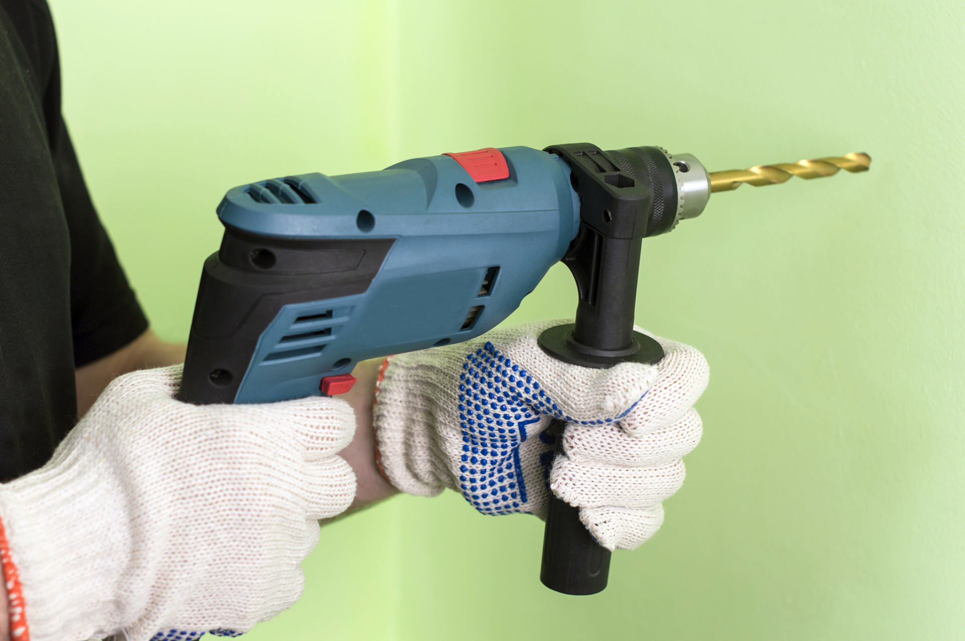 客服回应工人带电钻上火车被拦# 上海一位工人师傅带着电钻上火车被