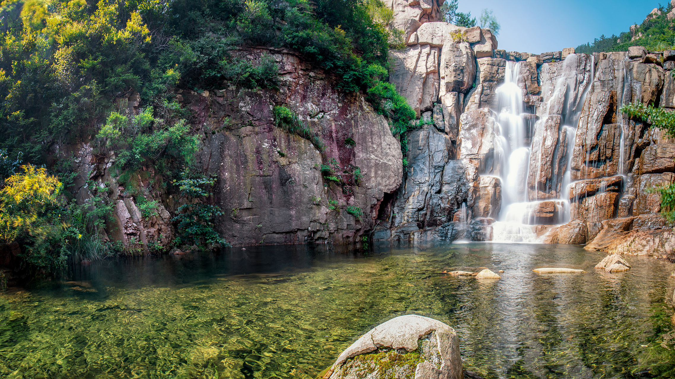山东省位于中国东部沿海地区,拥有丰富多彩的自然景观和人文遗产