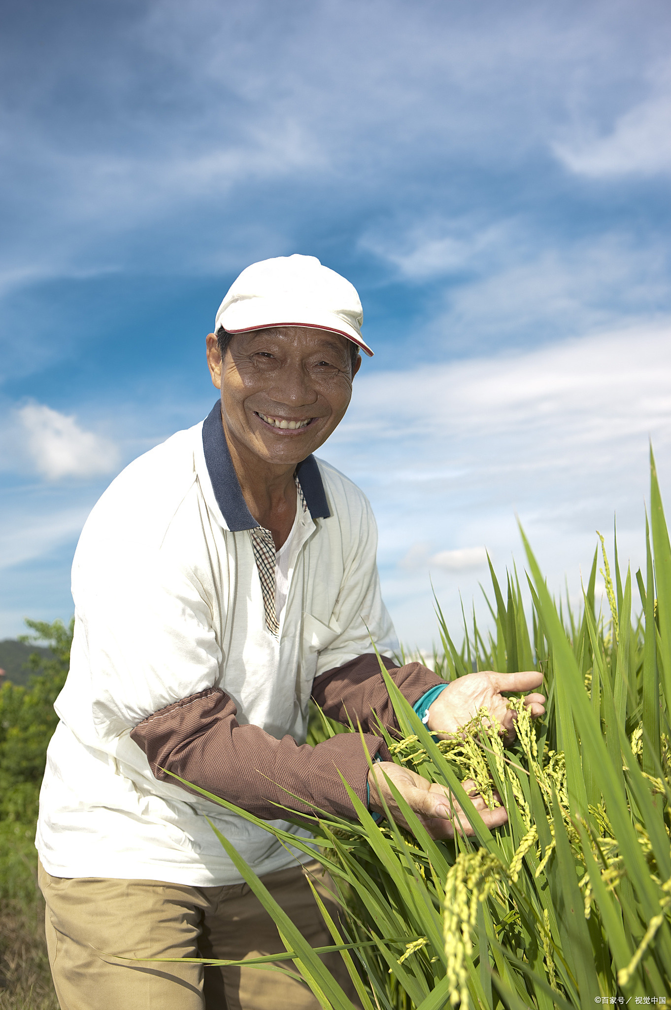 农民辛苦一辈子为啥不去看世界# 农民是社会中不可或缺的一部分,嗣乔