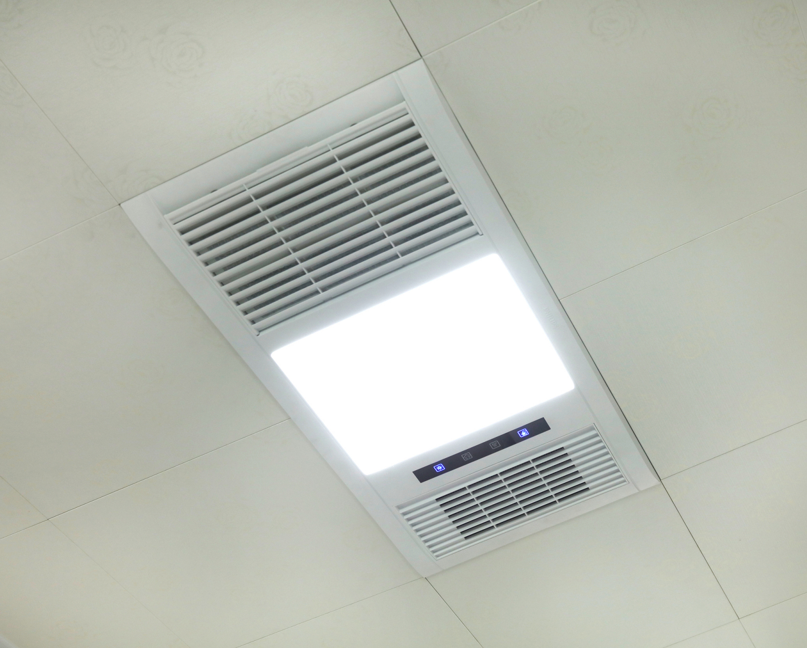 奥普(aupu)浴霸是一款高效,智能的卫浴设备.