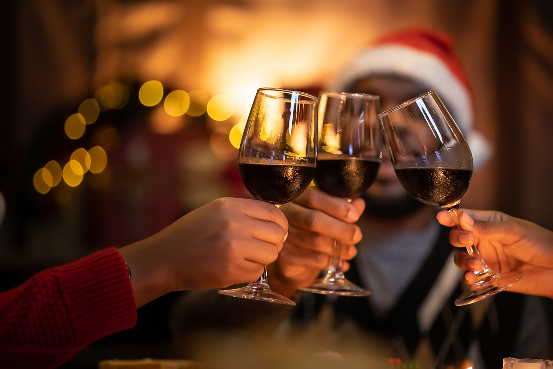 饭局15个经验,这样喝酒,保证你千杯不醉  1,桌面上不谈生意,喝好了