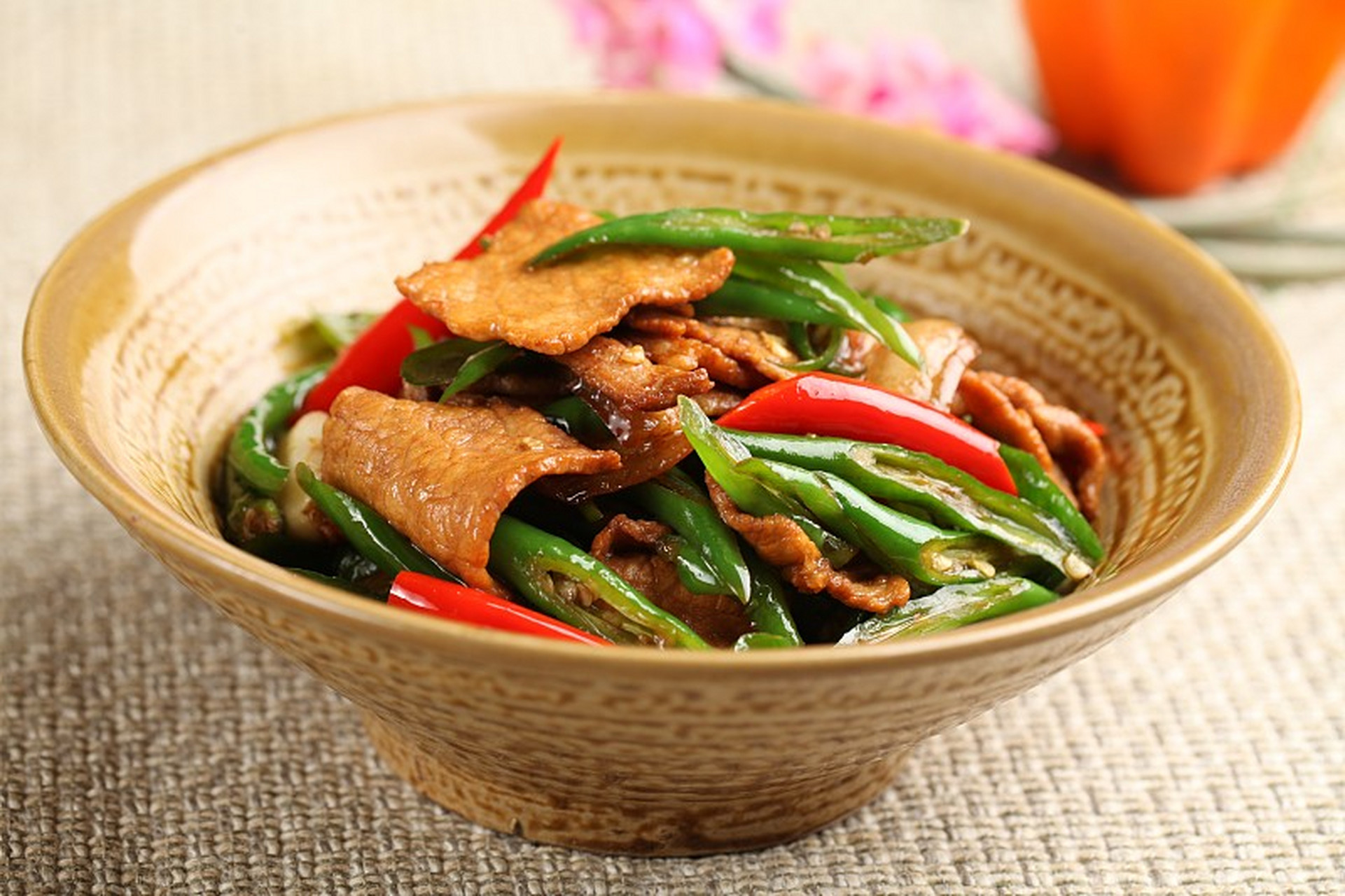 [原文:青椒炒肉:一道色香味俱佳.