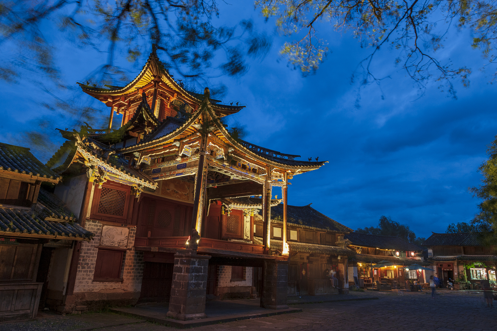 独克宗古城是中国保存得最好,最大的藏民居群,位于香格里拉市城区.