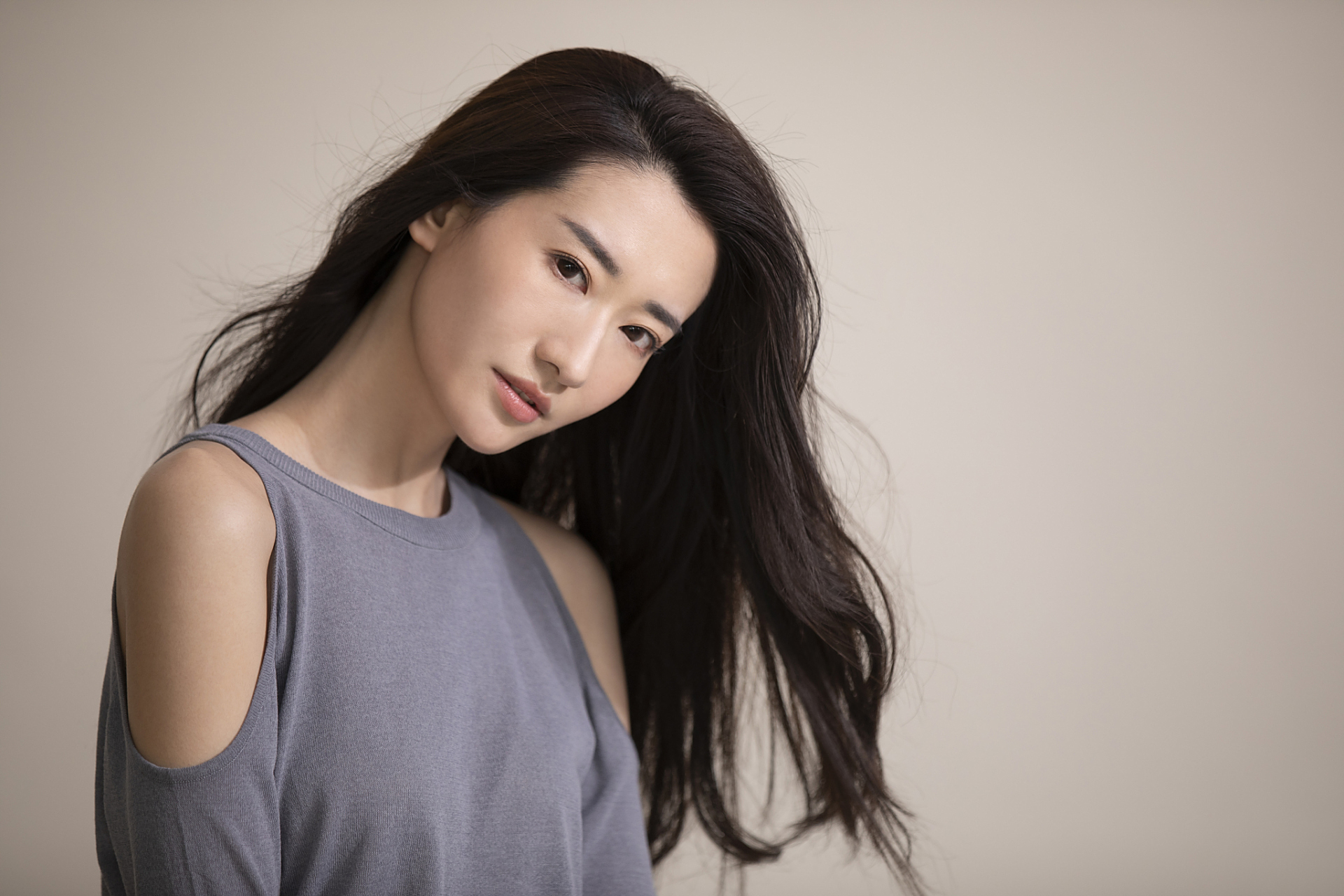 4月10号下午,演员陈丽娜更新了自己的社交平台,称:《库尔班大叔和他