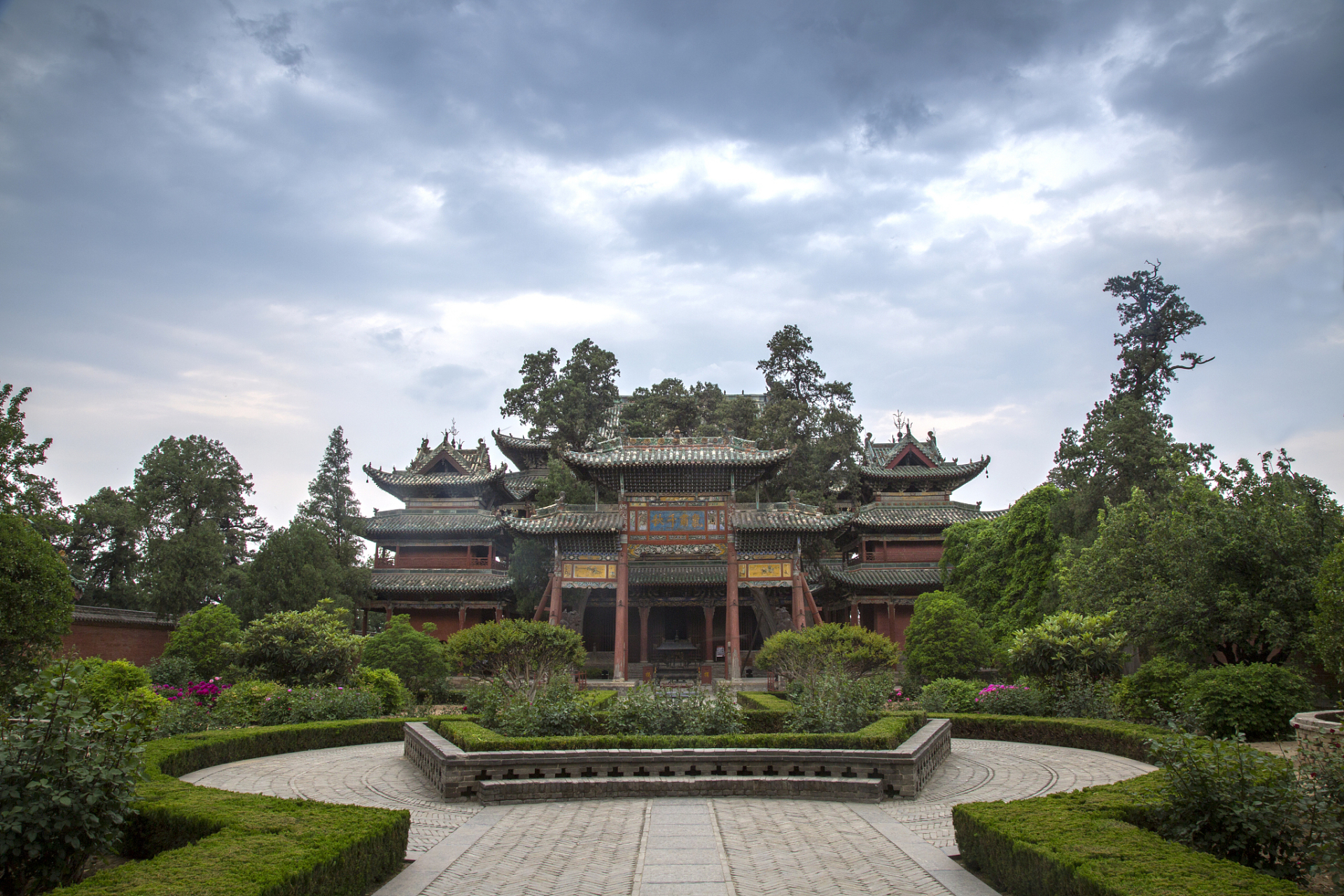 它始建于隋大业年间(605~617年),康熙三十六年(1697年)集资重建庙宇