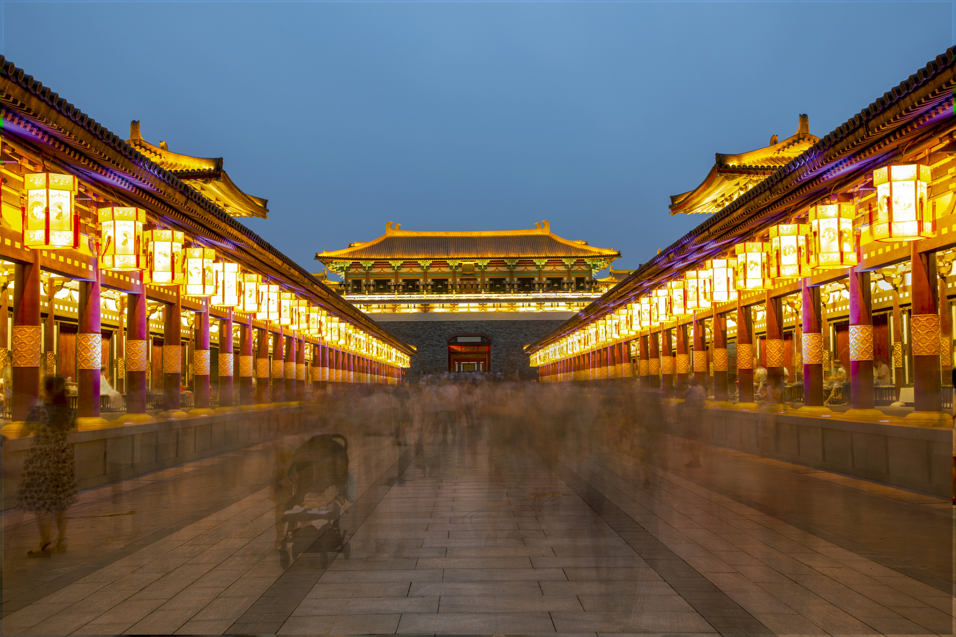 唐朝时期,中国经济发展达到了巅峰,文化艺术也取得了巨大成就.