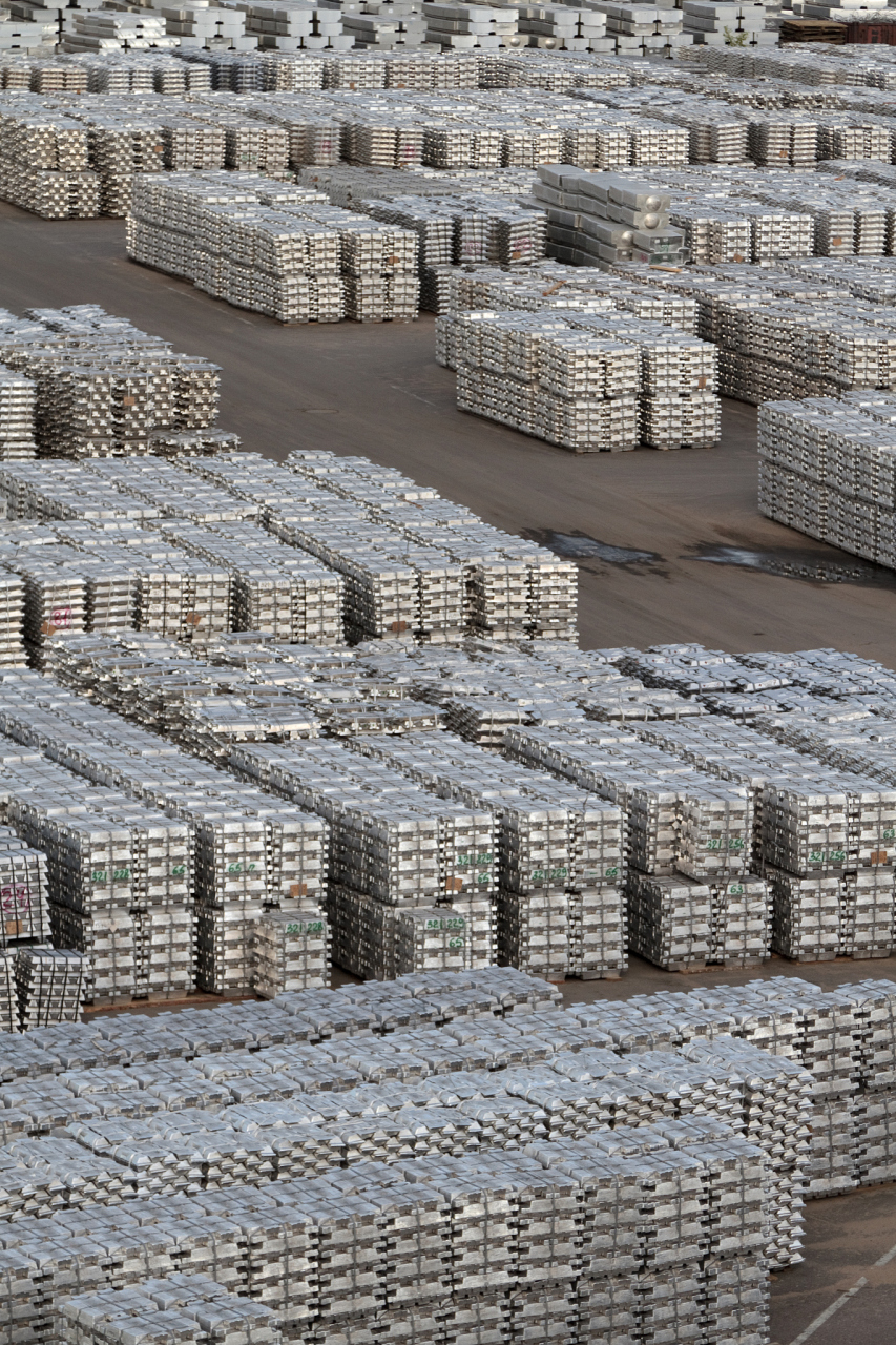 某铝锭浇铸线改造项目装车发货.