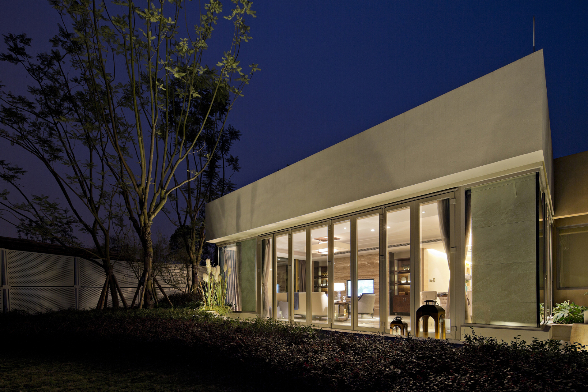 绿城奥海明月项目在北京昌平区东小口镇,配套齐全,自开盘以来热销.