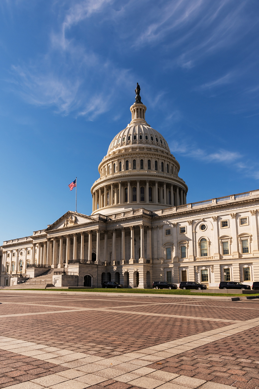 柏林是德国首都,融合历史与现代,拥有众多标志性建筑如勃兰登堡门